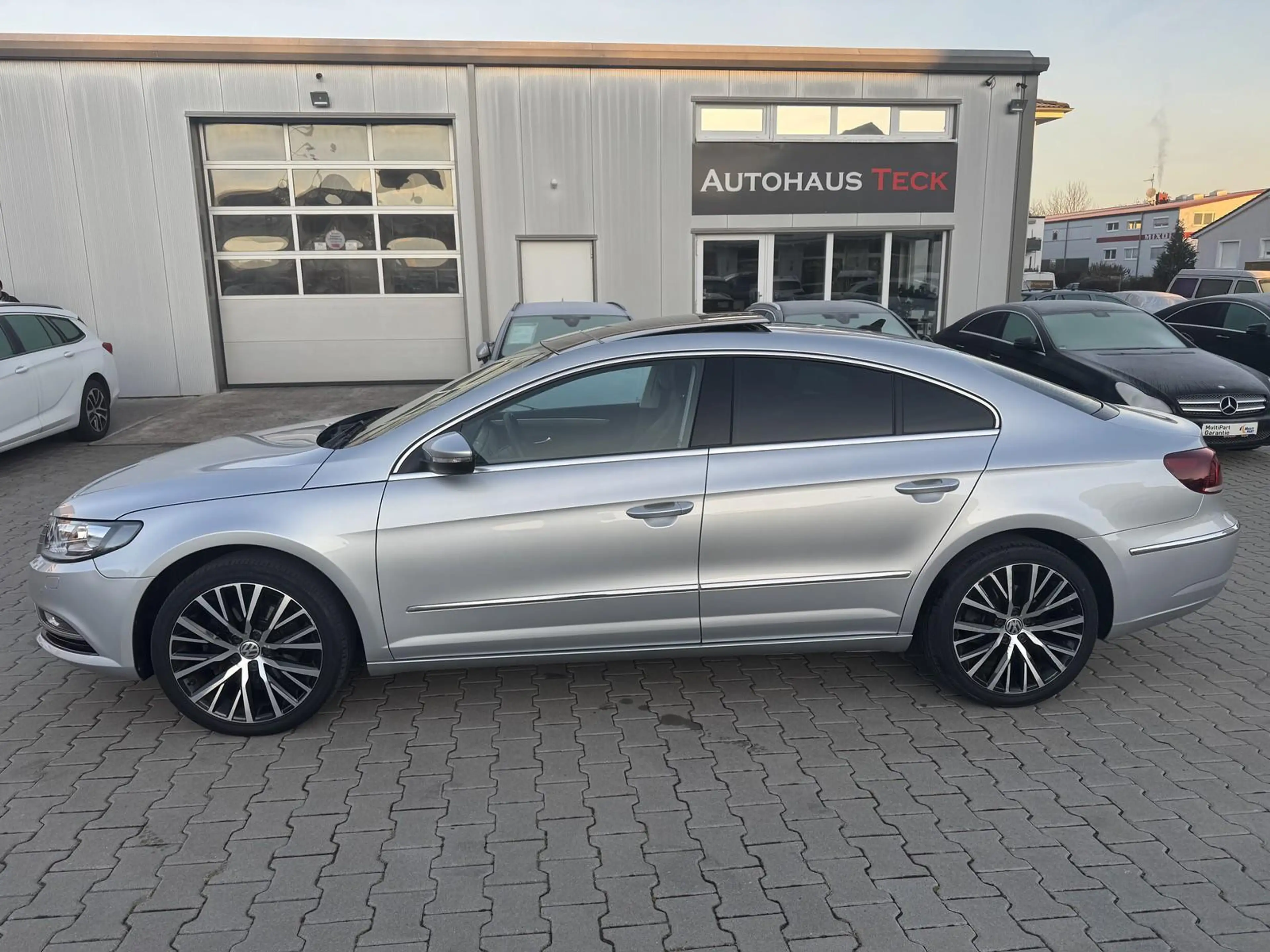Volkswagen CC 2,0 TDI NEU.ZAHNR./BI-XENON/PAN. DACH/SHZ/PDC+KAME — photo 9