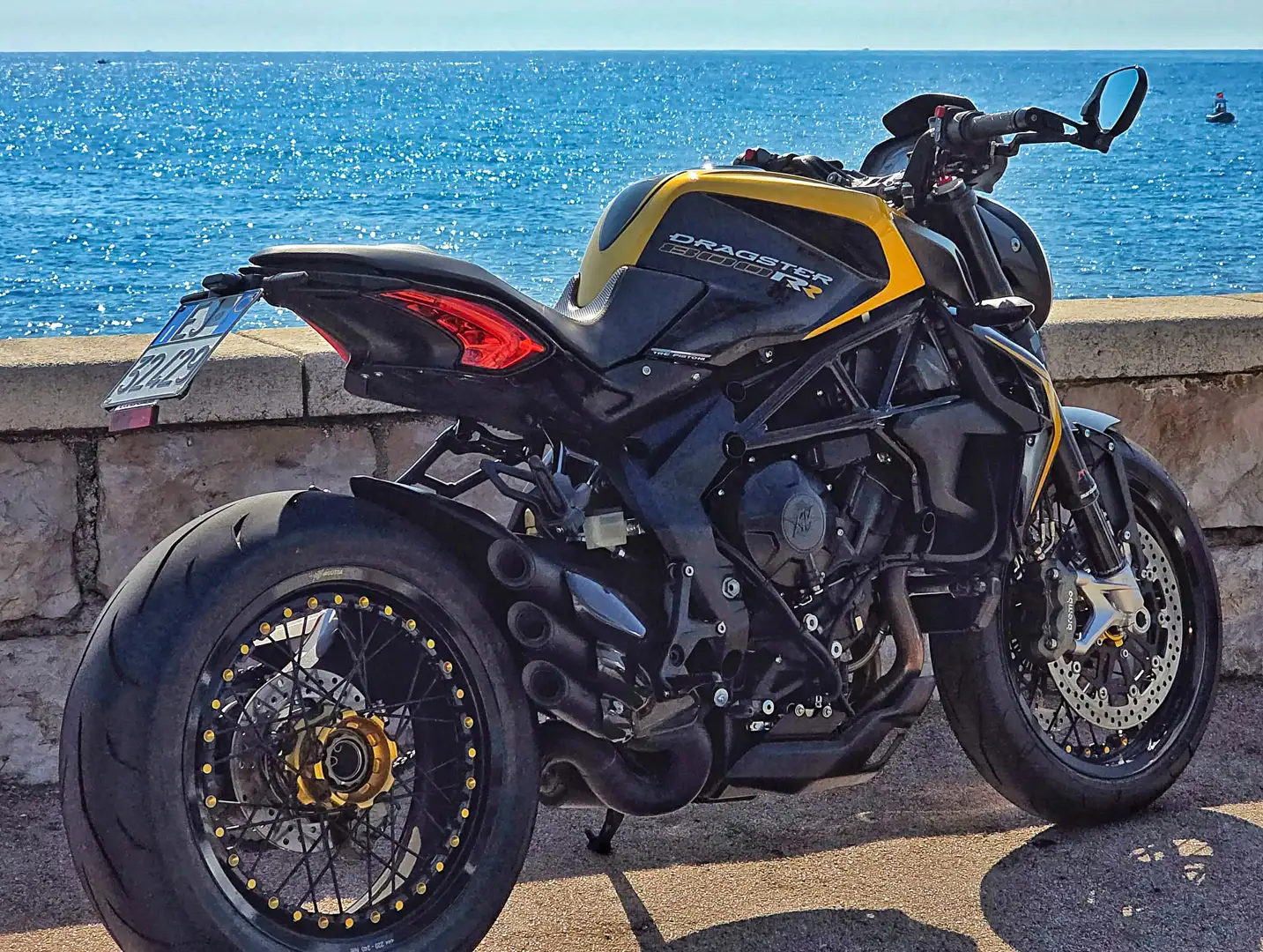 MV Agusta Dragster 800 rr Černá - 1