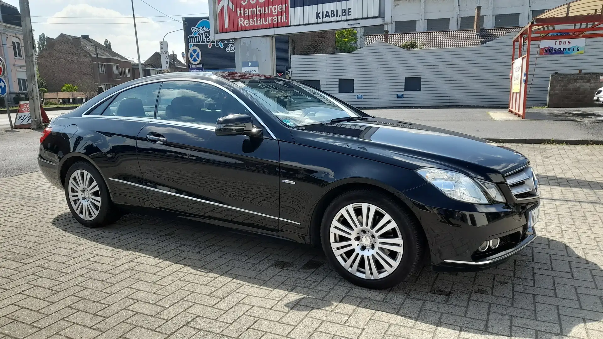 Mercedes-Benz E 200 COUPE E 200 CGI BE Avantgarde Zwart - 1