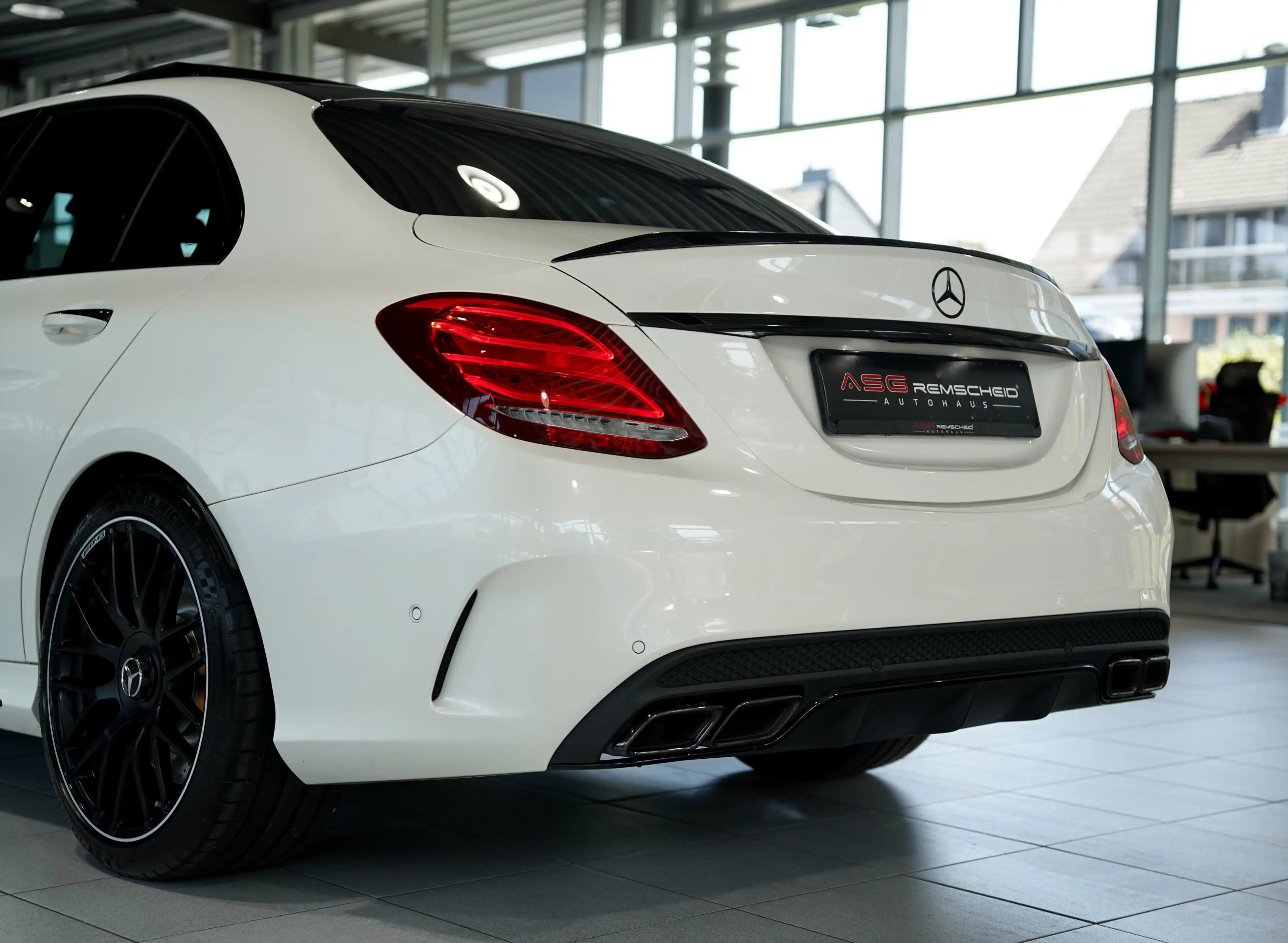 Mercedes-Benz C 63 AMG S Limousine *Perf-AGA *Perf-Sitze *Pano — photo 14