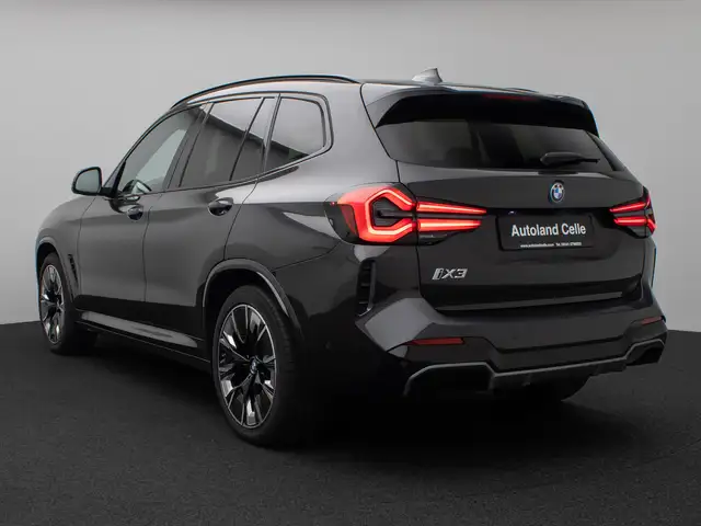 BMW X3 view 9