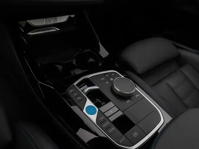 BMW X3 view 22
