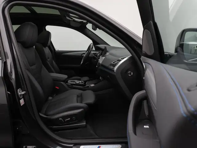 BMW X3 view 24