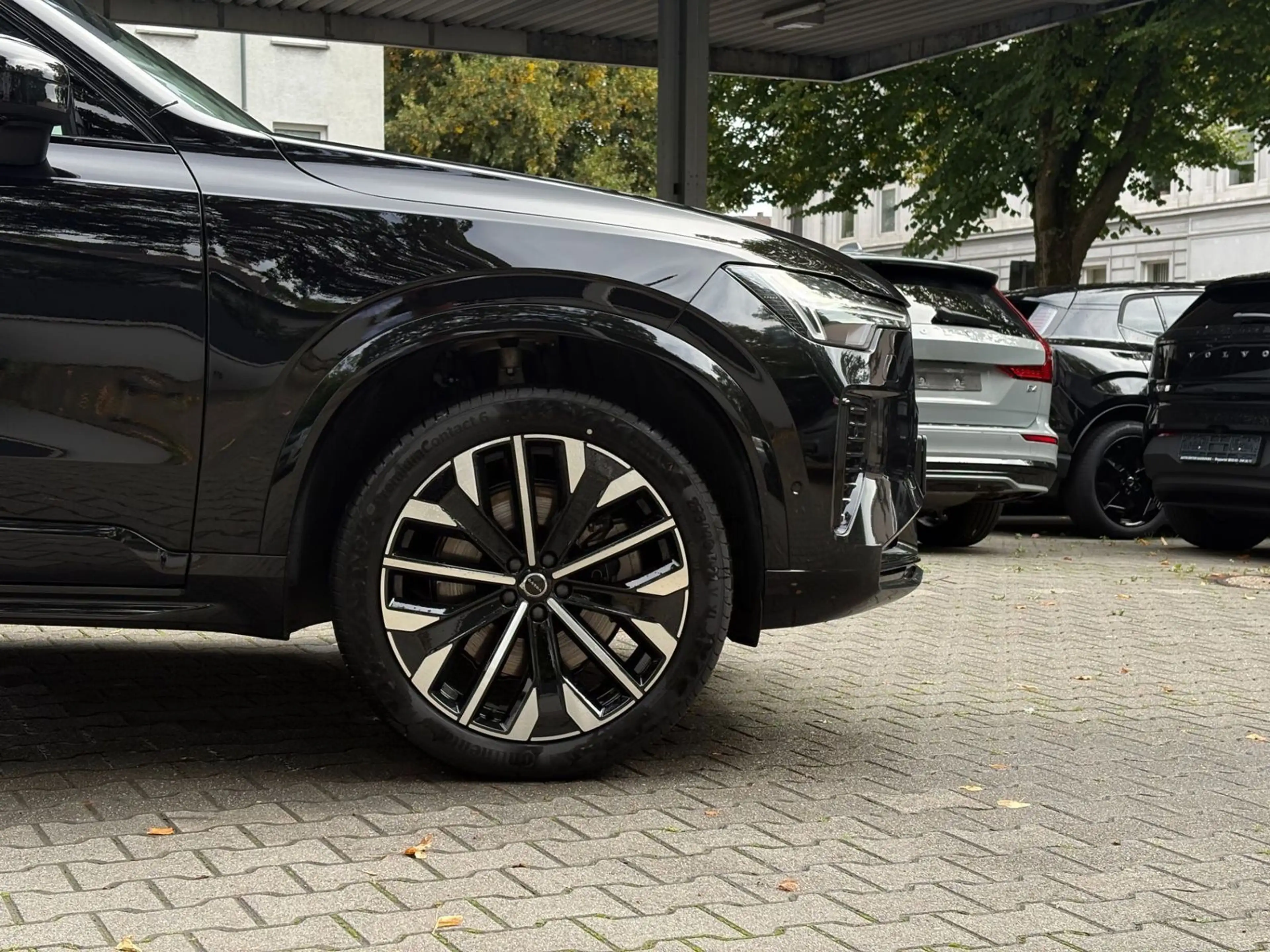 Volvo XC90 T8 Plus Dark FACELIFT He-Up PANO 360° STHZ — photo 3