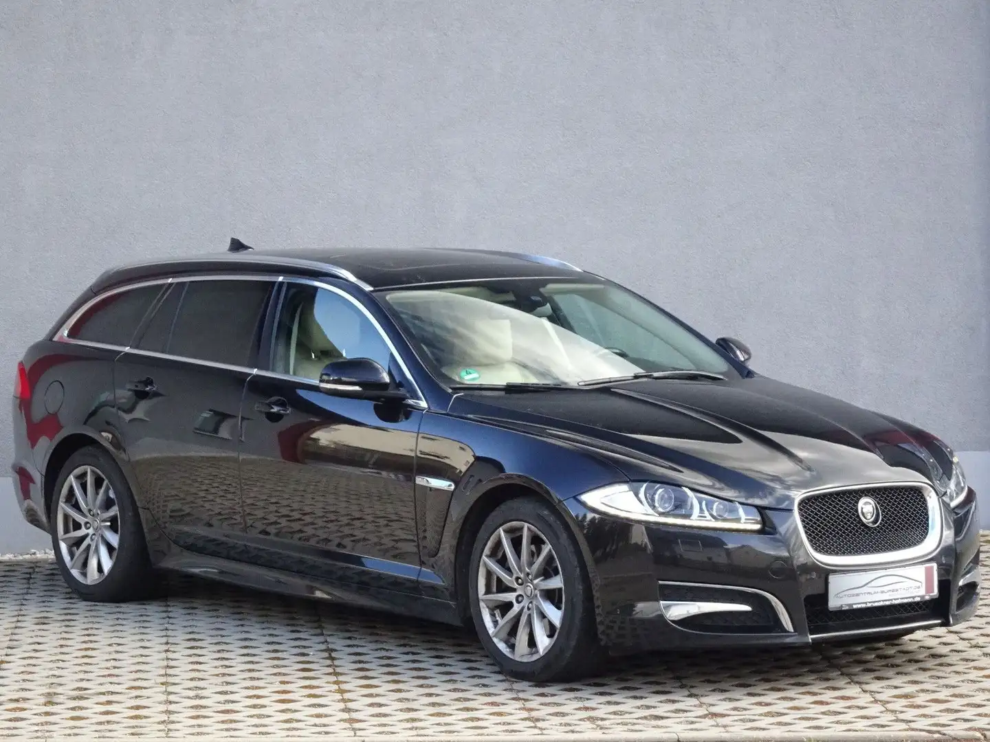 Jaguar XF Sportbrake 2.2 Diesel/Aerodynamik+Spiegel/18" Fekete - 2