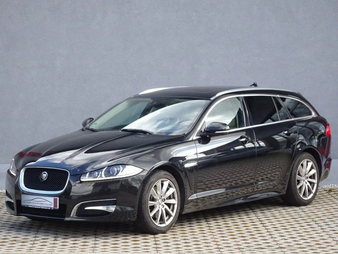 Jaguar XF Sportbrake 2.2 Diesel/Aerodynamik+Spiegel/18" Fekete - 1