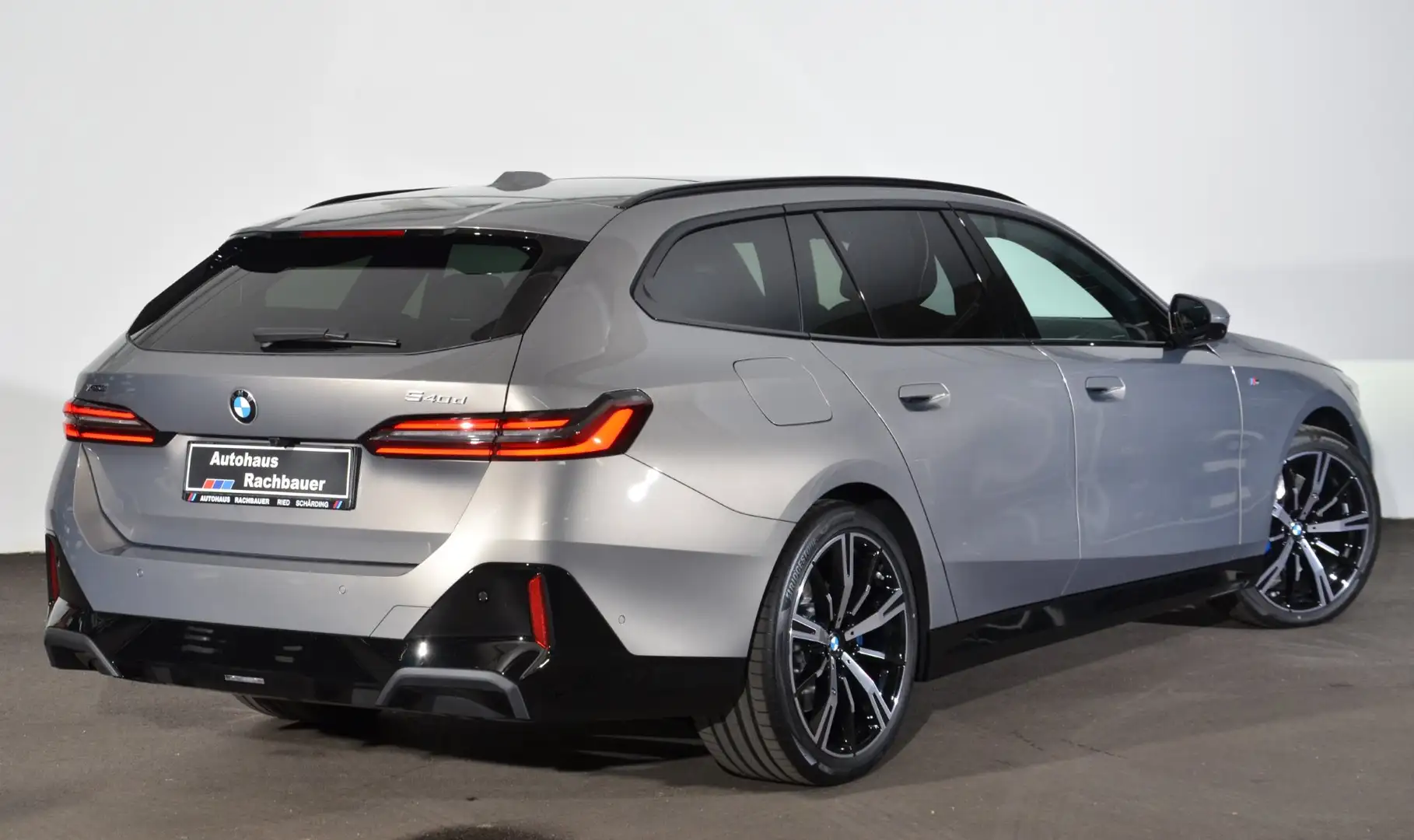BMW 540 540d xDrive Grau - 2