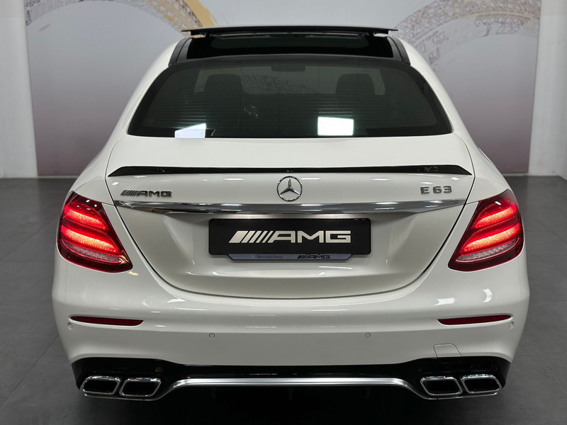Mercedes-Benz E 63 AMG 4Matic+ *3D BURMESTER*CARBON*VOLL* — photo 14