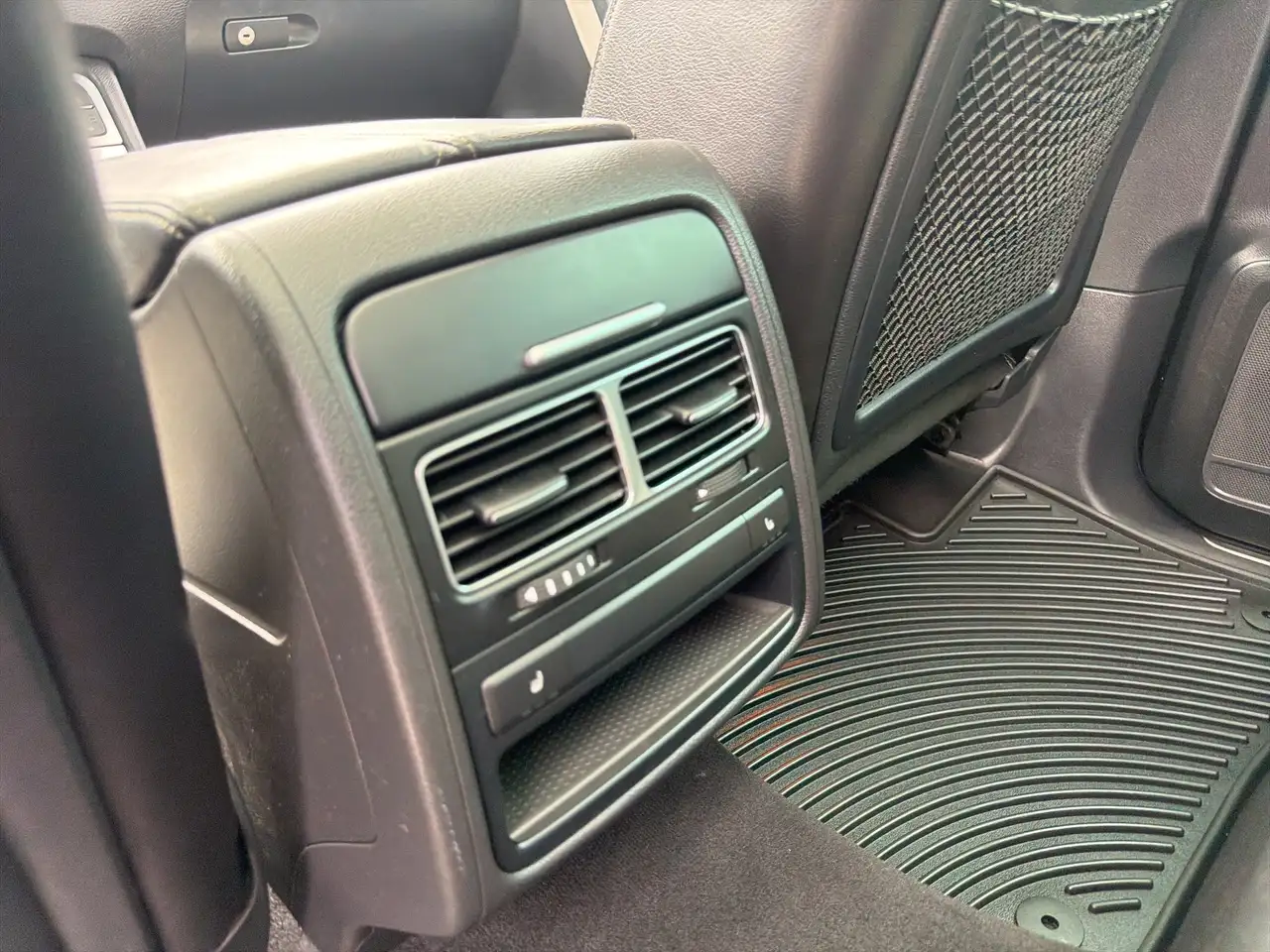 Volkswagen Touareg снимка Volkswagen Touareg