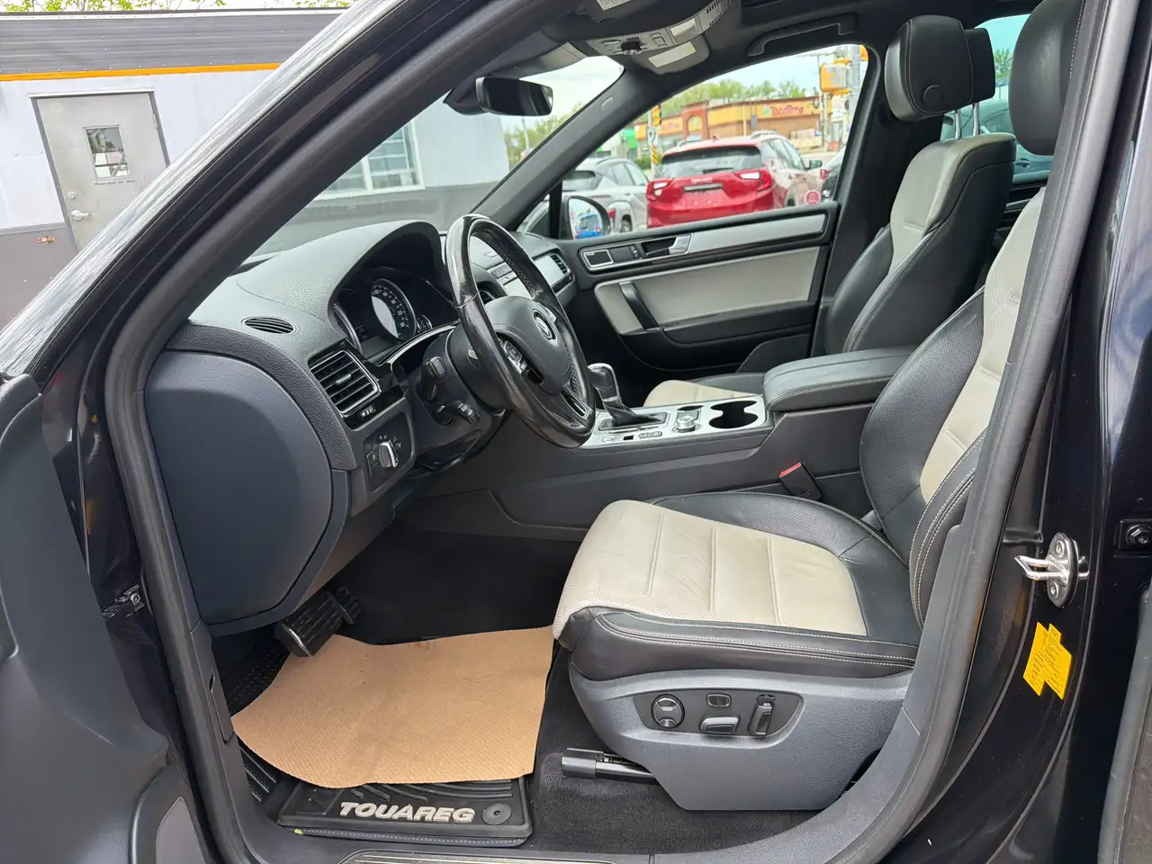 Volkswagen Touareg снимка Volkswagen Touareg