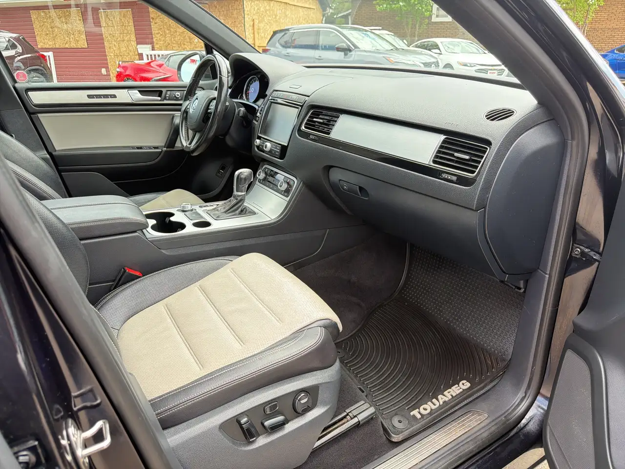 Volkswagen Touareg снимка Volkswagen Touareg