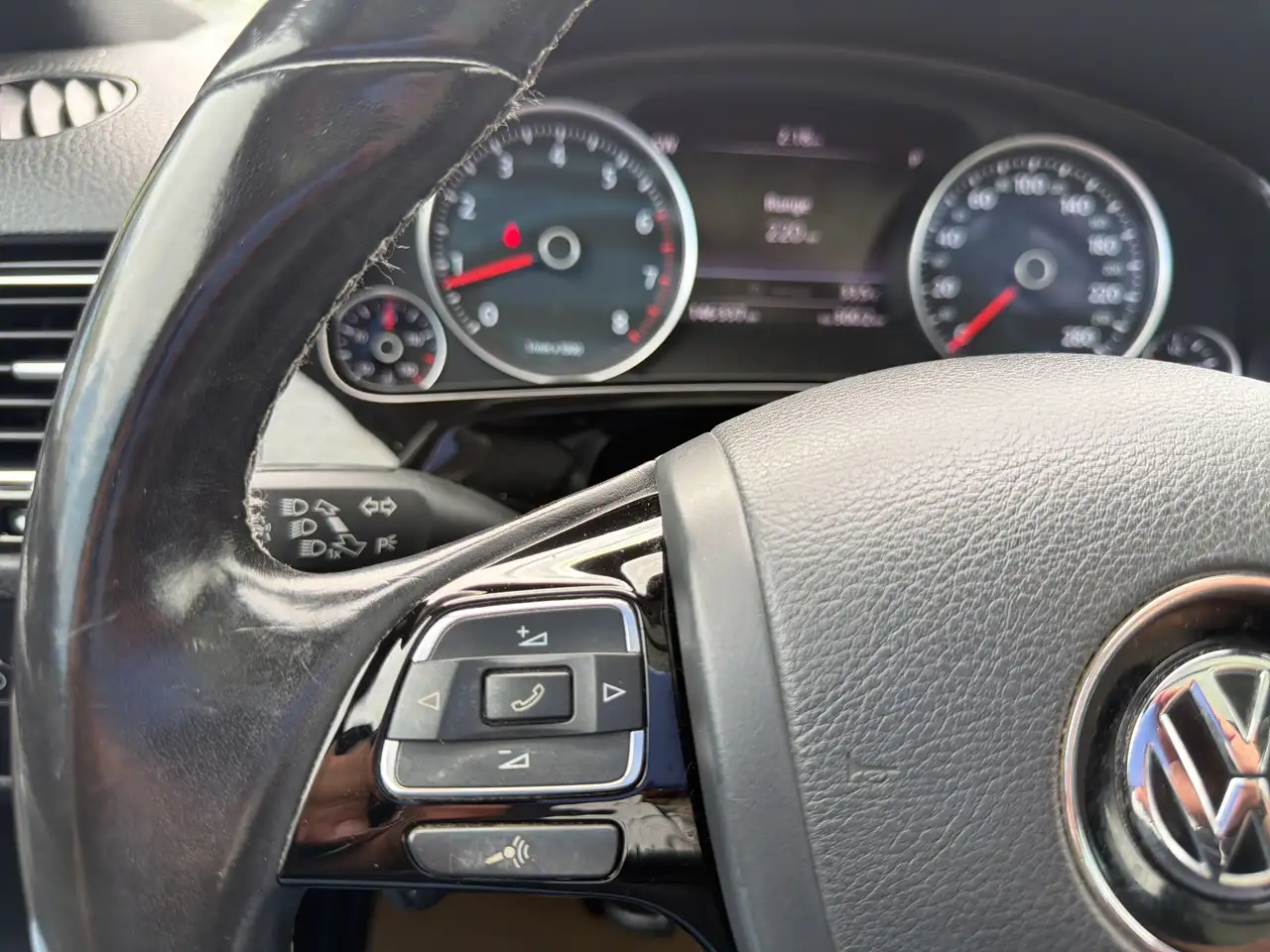 Volkswagen Touareg снимка Volkswagen Touareg