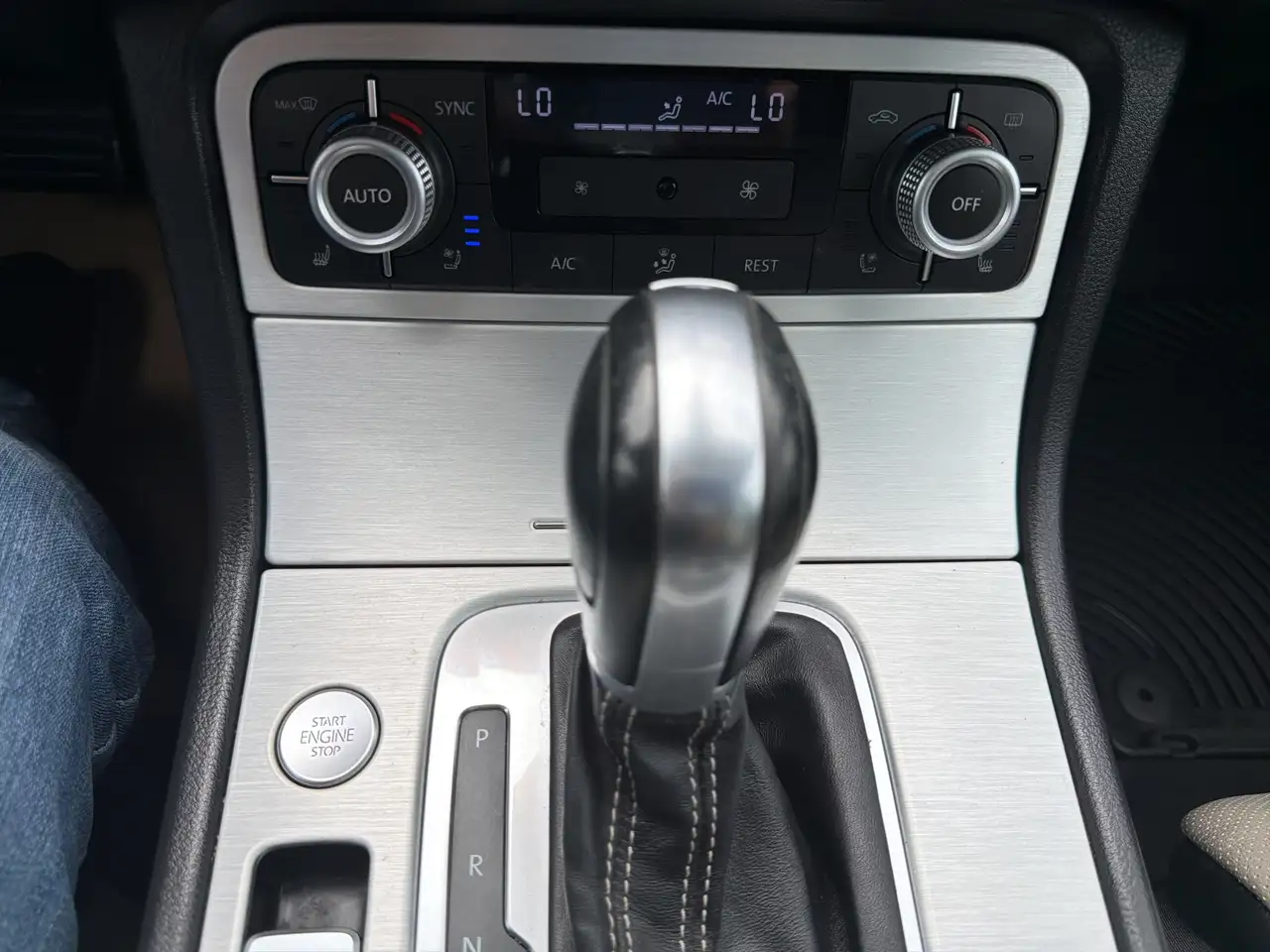 Volkswagen Touareg снимка Volkswagen Touareg