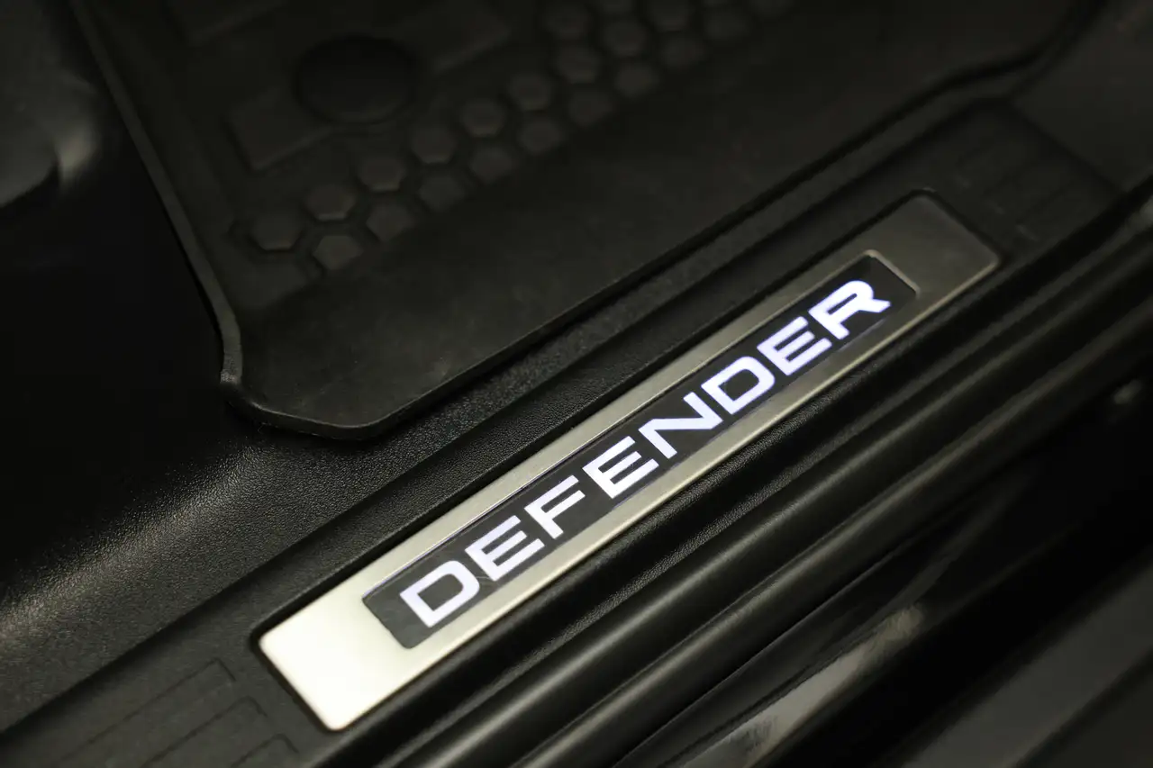 Land Rover Defender снимка Land Rover Defender