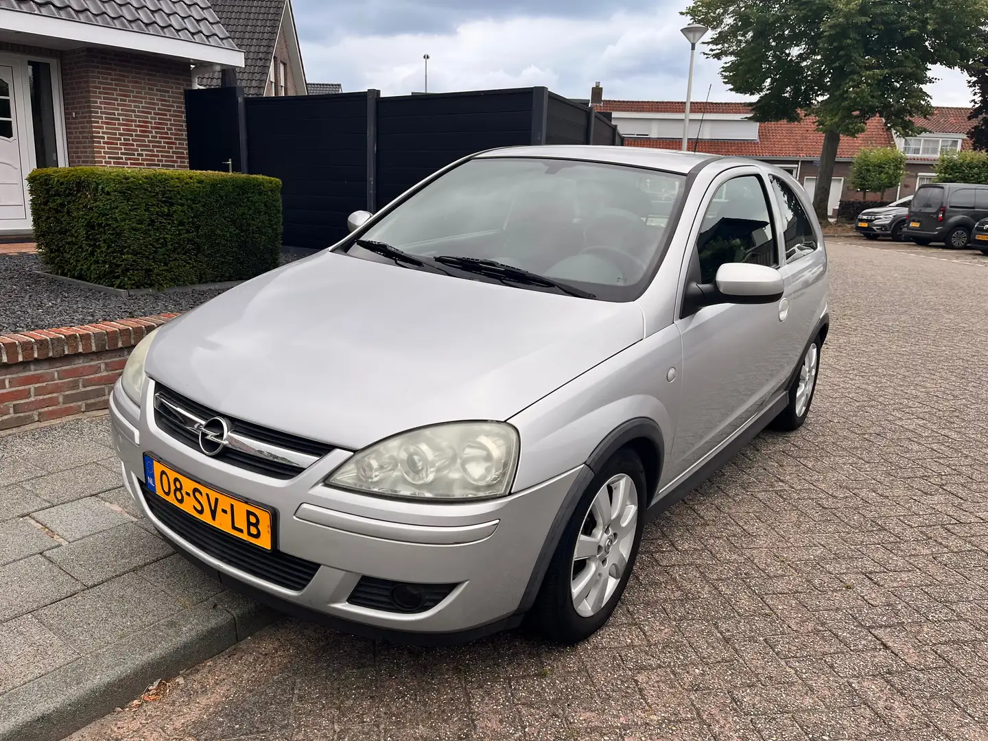Opel Corsa Corsa 1.2-16V Silverline Zilver - 1
