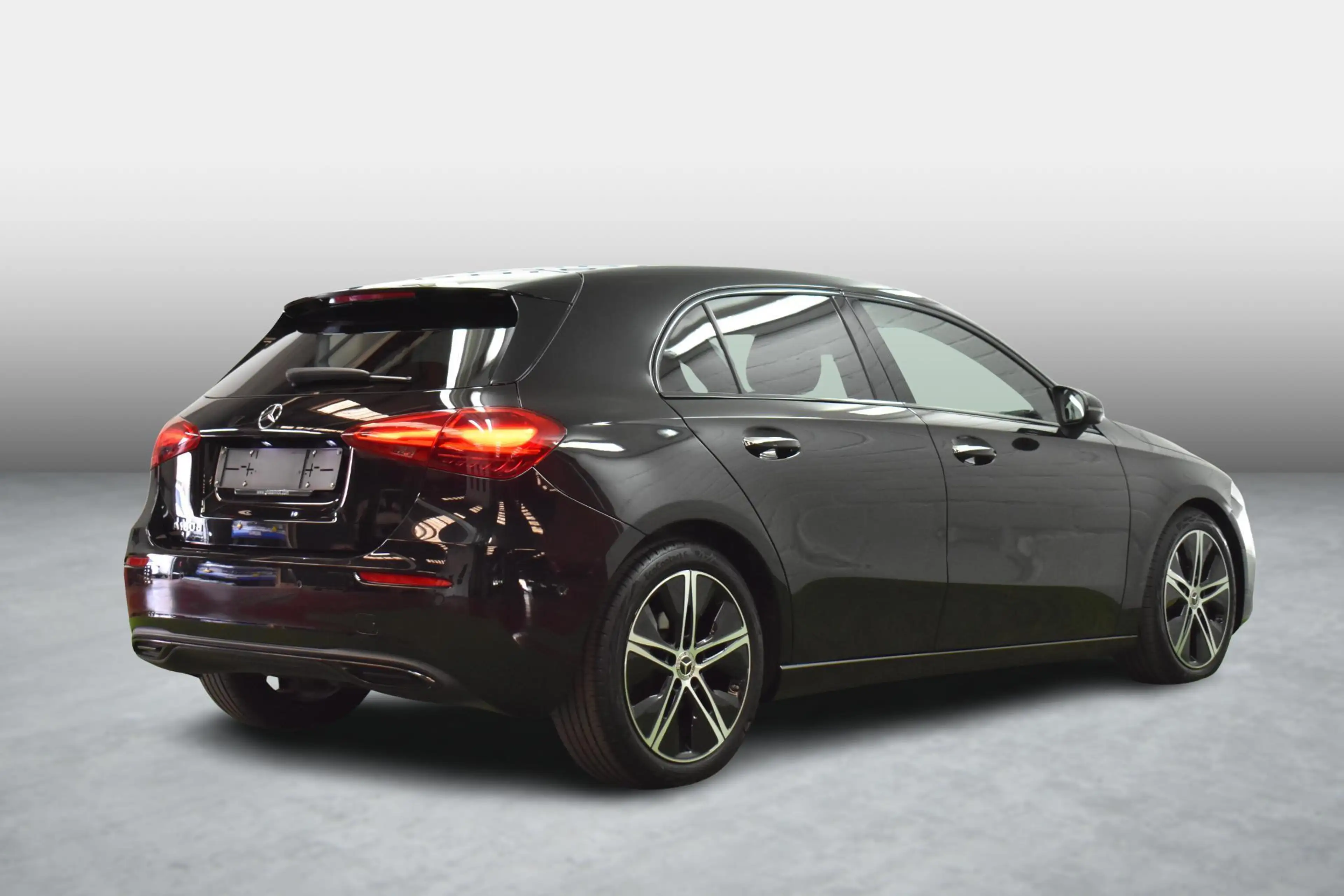 Mercedes-Benz A 180 A d Luxury Line — photo 4