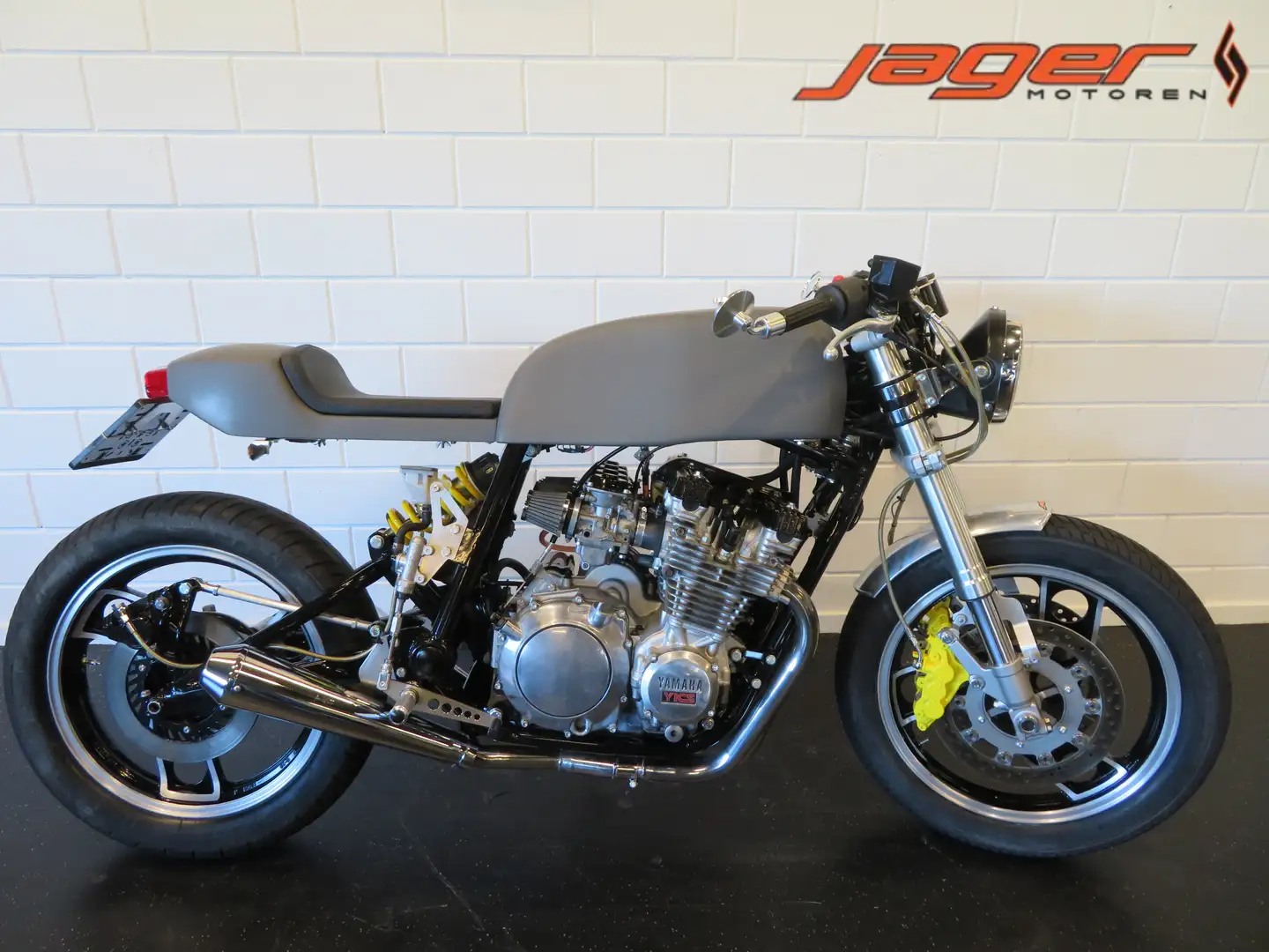 Yamaha XJ 900 CAFE-RACER Zilver - 1