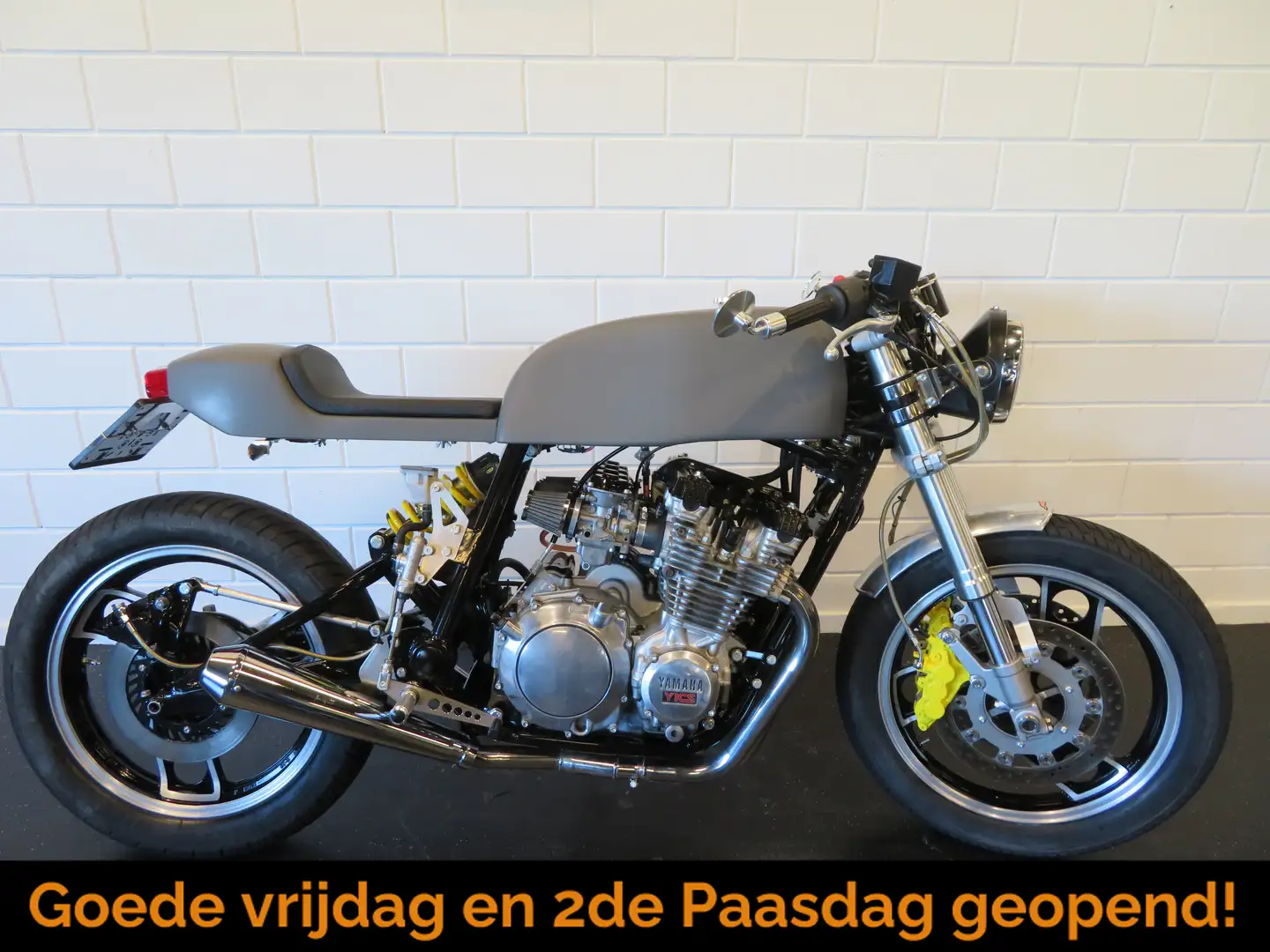 Yamaha XJ 900 CAFE-RACER Plateado - 1