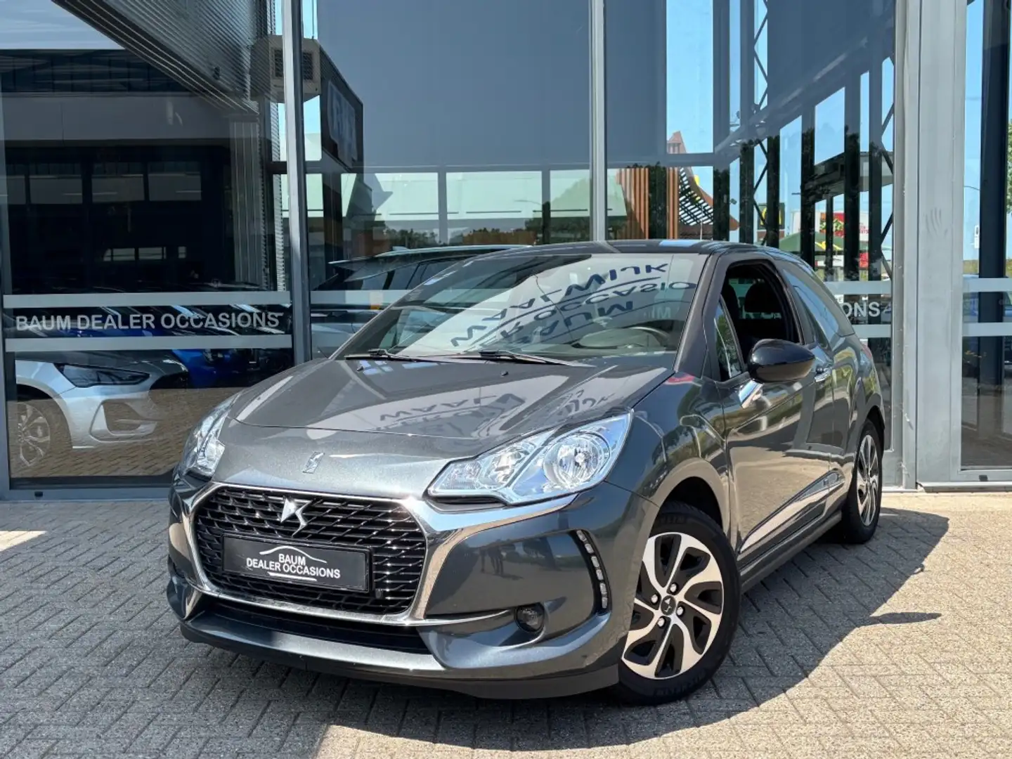 DS Automobiles DS 3 1.2 PURETECH BNS NAVI AIRCO/ECC PDC Grijs - 1