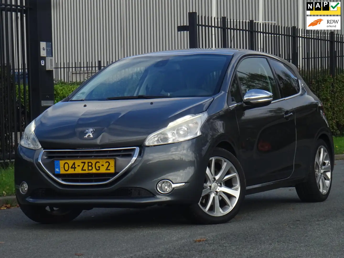 Peugeot 208 1.6 THP Allure NAP/PANORAMADAK/LEER/PDC/JBL/APK Gris - 1