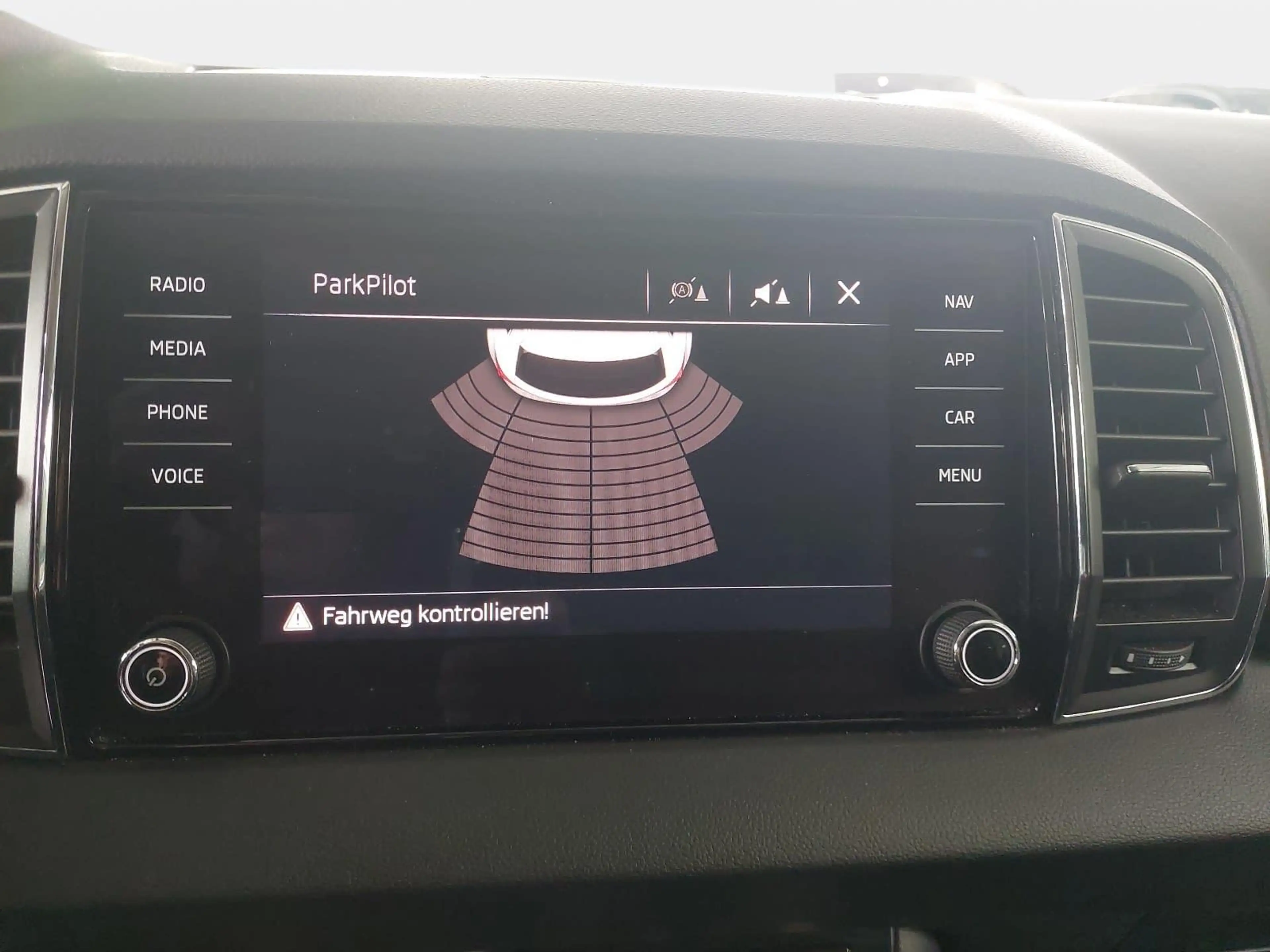 Skoda Karoq KAROQ 1.5 TSI DSG STYLE — photo 11