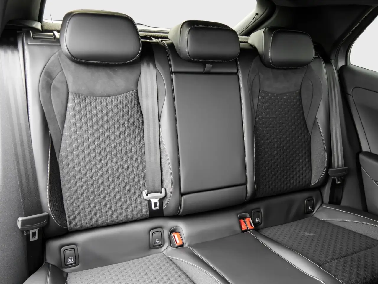 Volkswagen T-Roc R-Line Black Style 1.5 eTSI DSG IQ.Light AHK Ea... 4