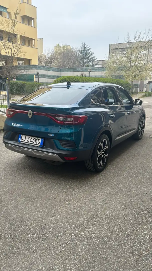 Renault Arkana 1.6 E-Tech full hybrid Intens 145cv Зелений - 2