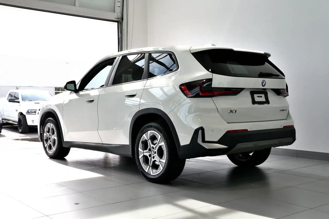 BMW X1 снимка BMW X1