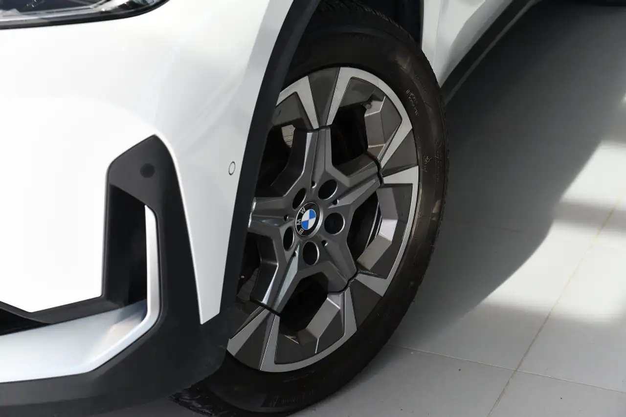 BMW X1 снимка BMW X1