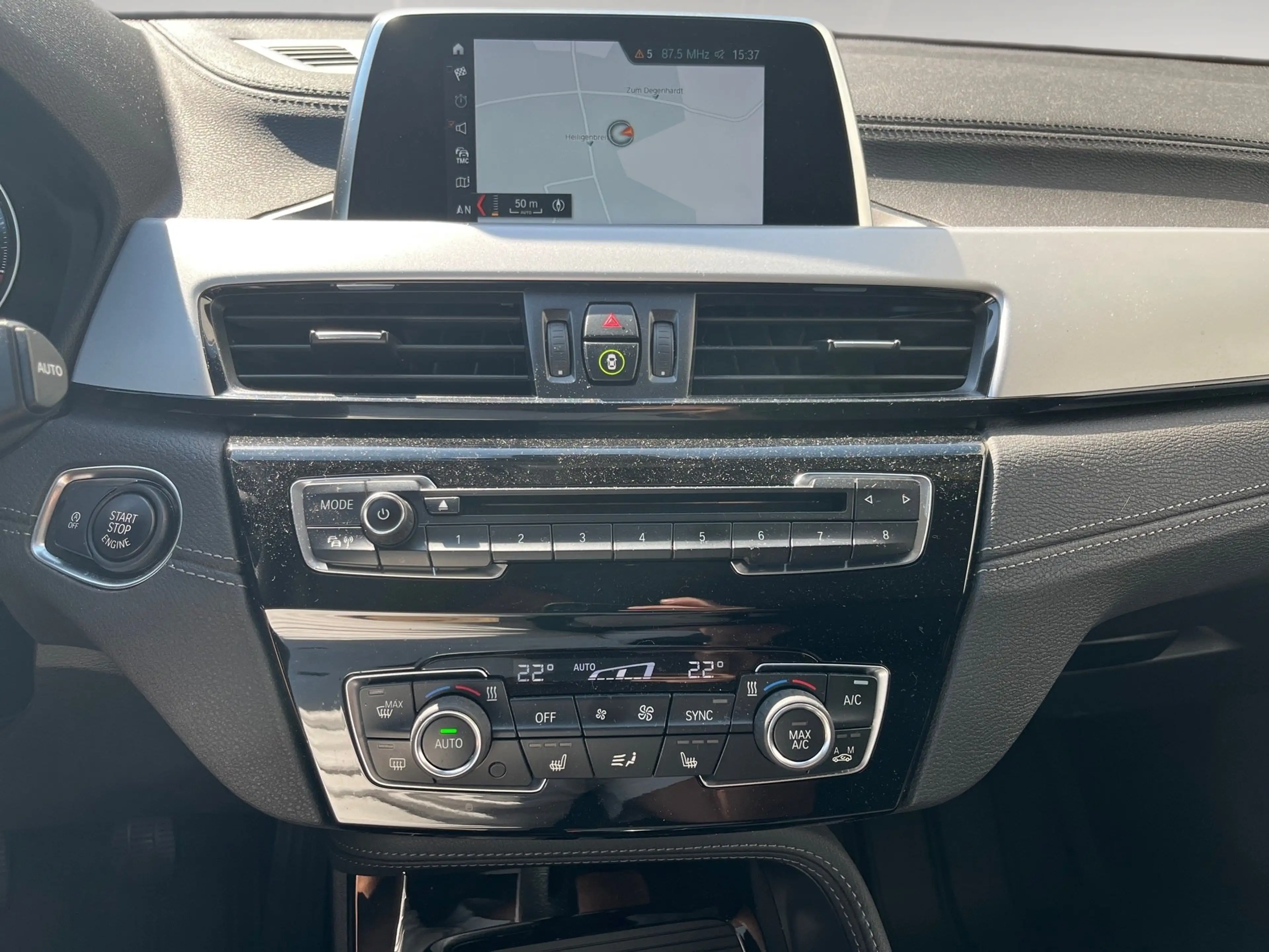 BMW X2 sDrive18i Advantage LM,SHZ,Navi — photo 9