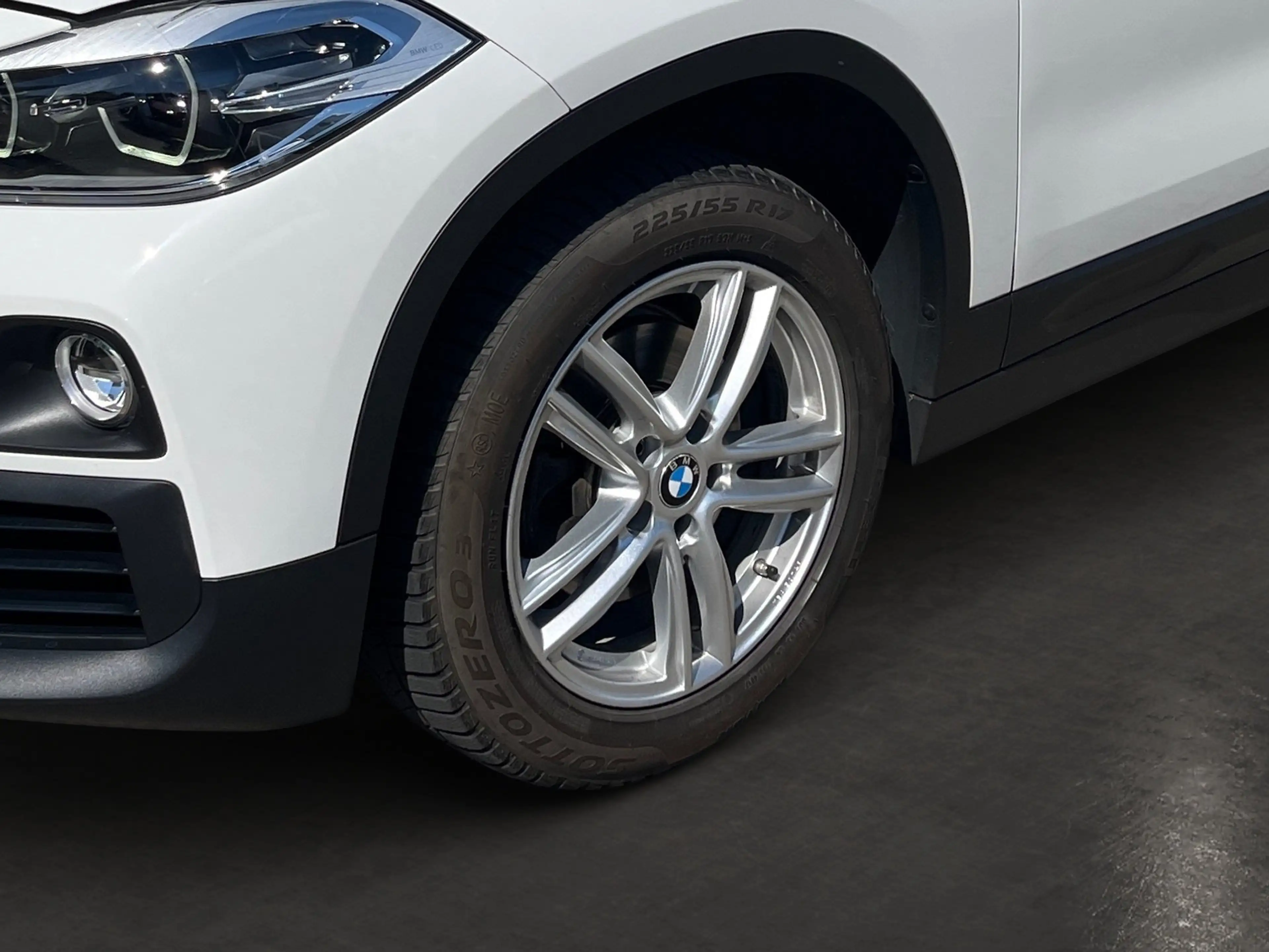 BMW X2 sDrive18i Advantage LM,SHZ,Navi — photo 6