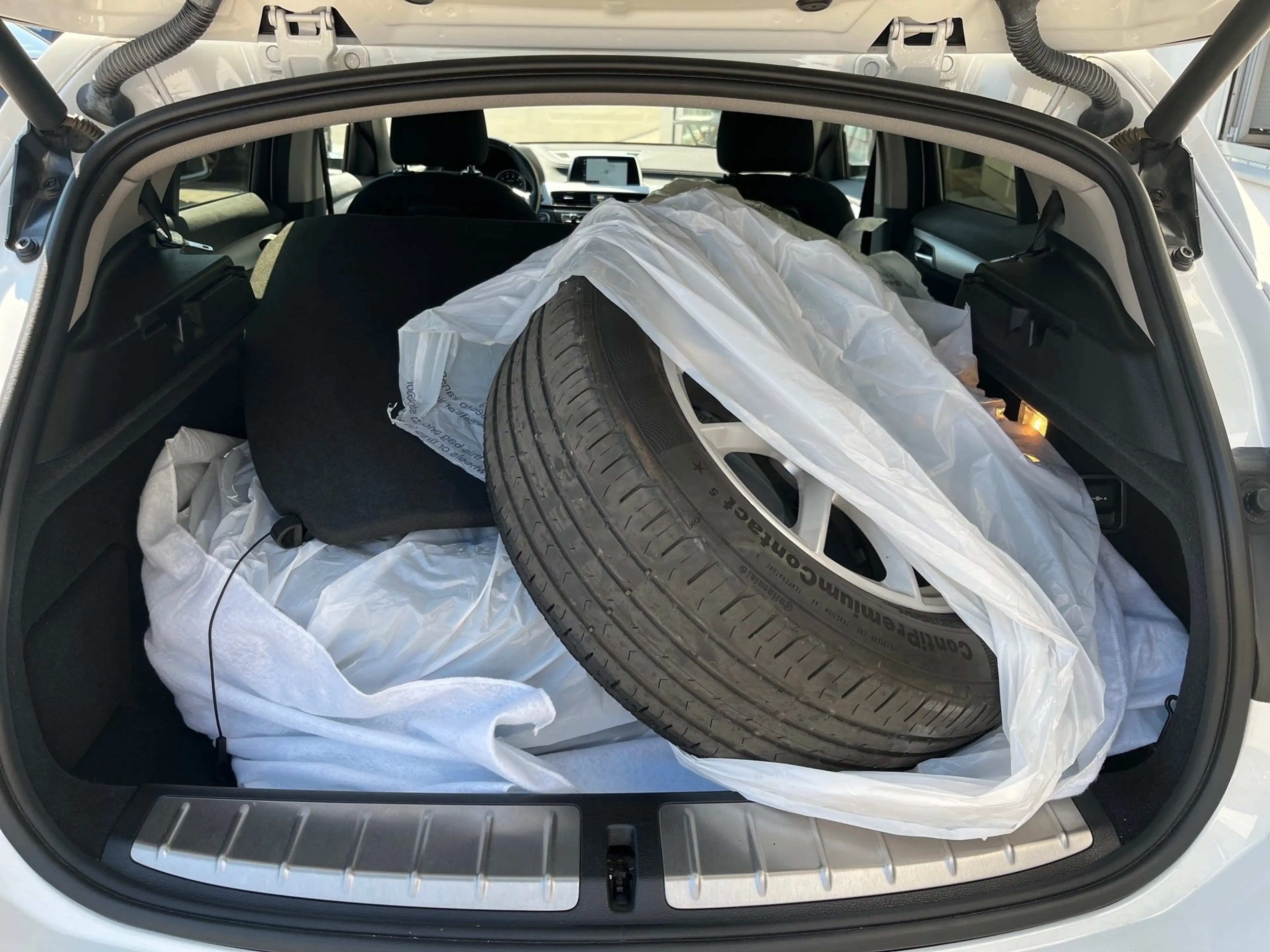 BMW X2 sDrive18i Advantage LM,SHZ,Navi — photo 12