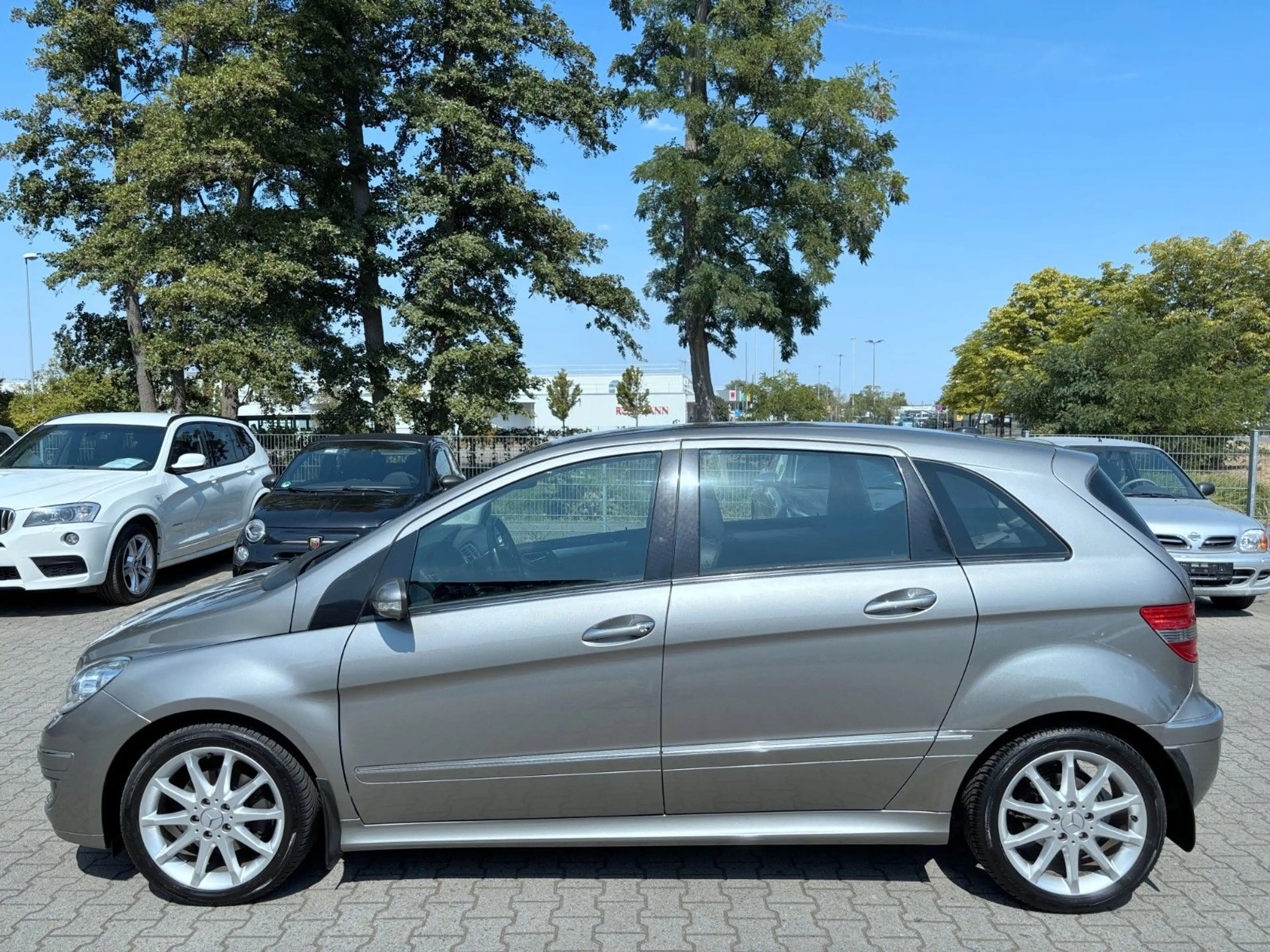 Mercedes-Benz B 200 Sport-Paket*Auto*T-Leder*Xenon*PDC*1-Hand* — photo 4