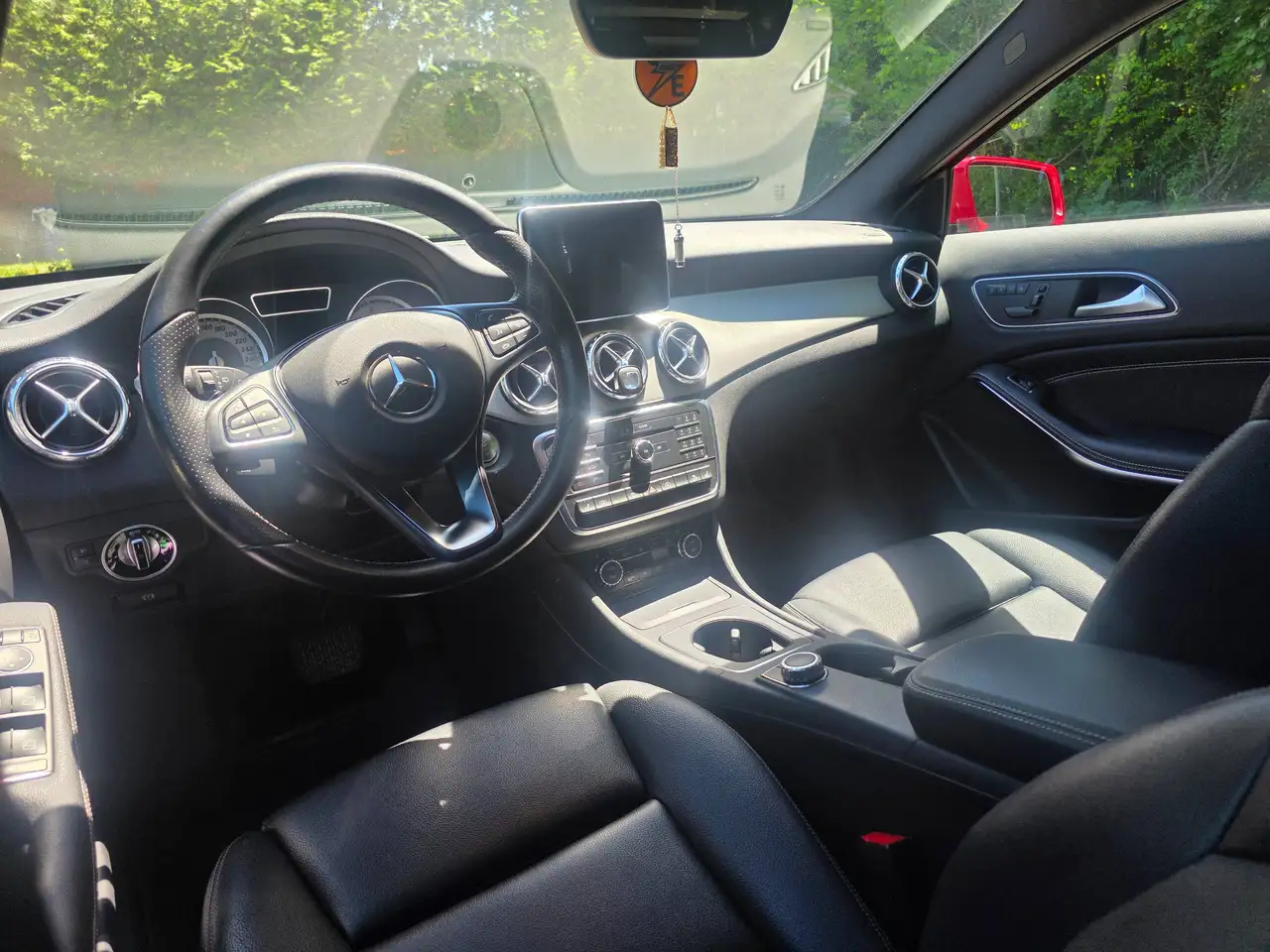 Mercedes-Benz GLA photo Mercedes-Benz GLA