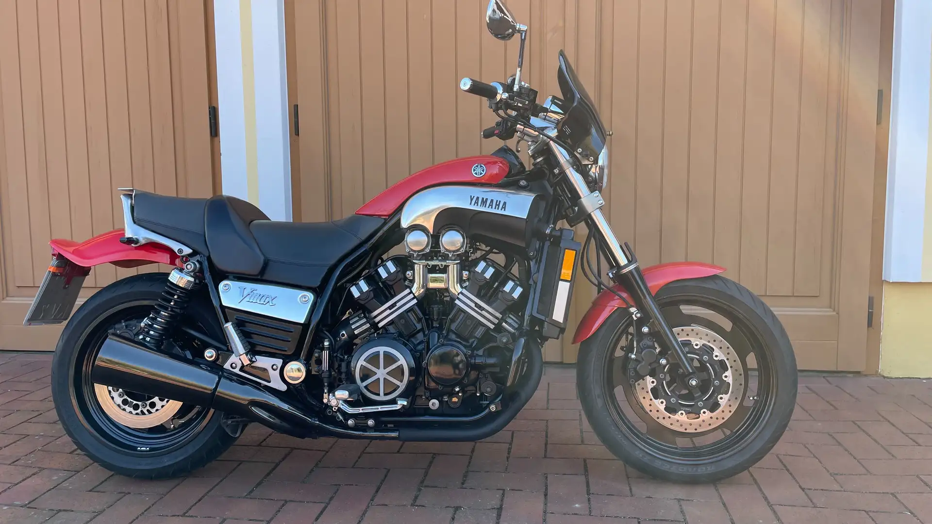 Yamaha Vmax Yamaha Vmax 1200, 2 WE, Kultbike Roşu - 1