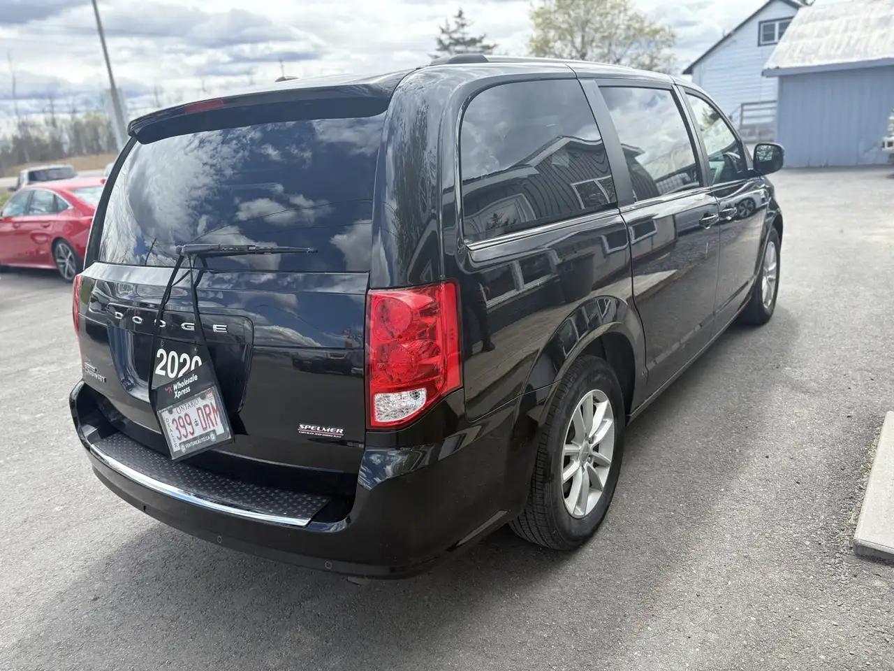 Dodge Grand Caravan снимка Dodge Grand Caravan