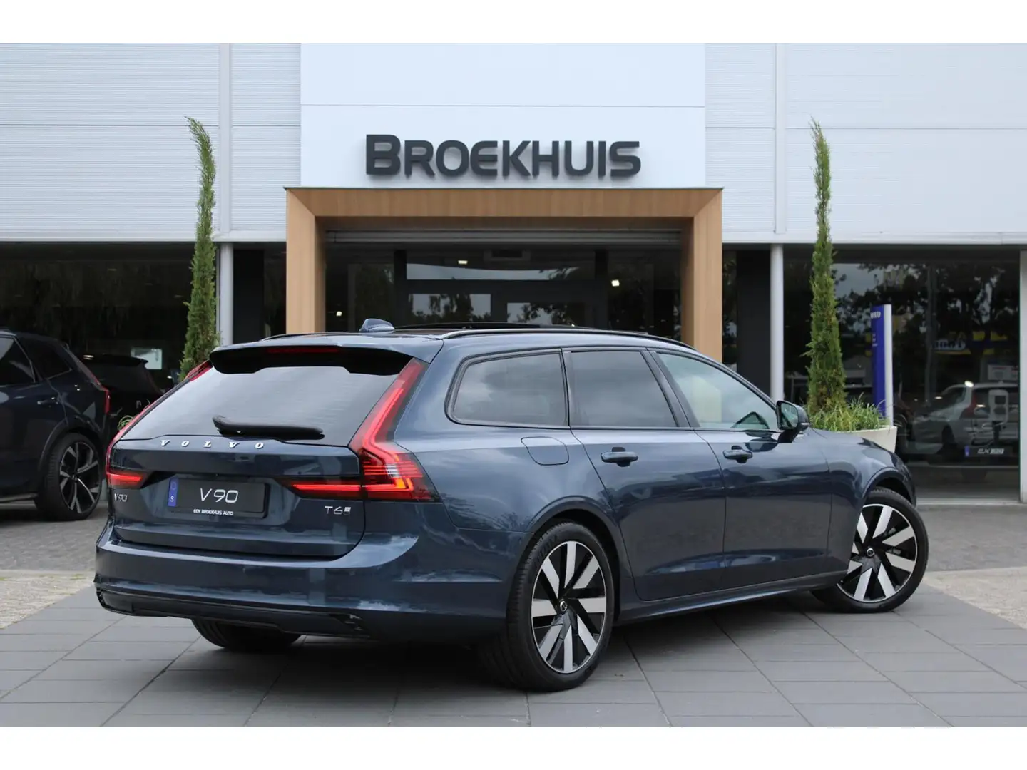 Volvo V90 2.0 T6 Plug-in hybrid AWD Ultra Dark | Head-up Dis Blauw - 2