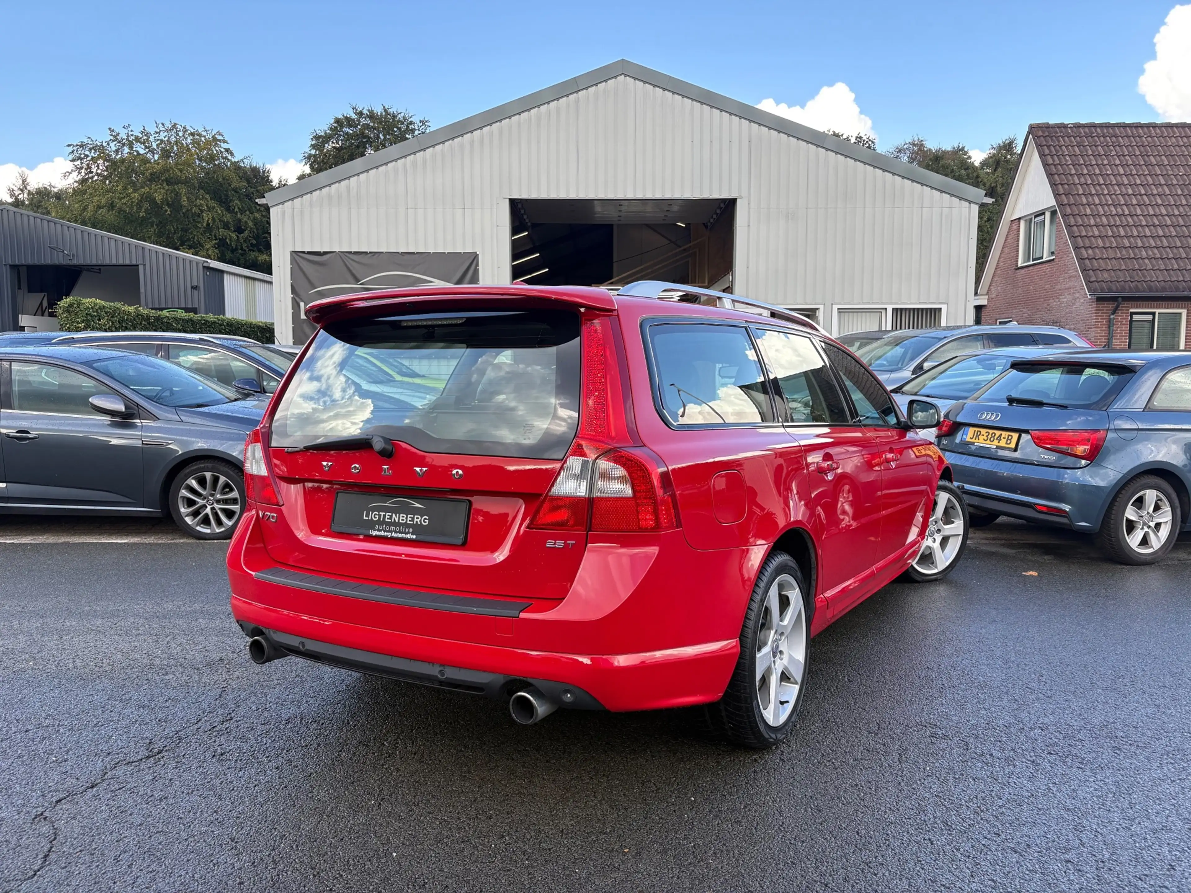 Volvo V70 2.5T RDesign CARPLAY/PDC/CAMERA/PANO/STOELVERW/NAP — photo 2