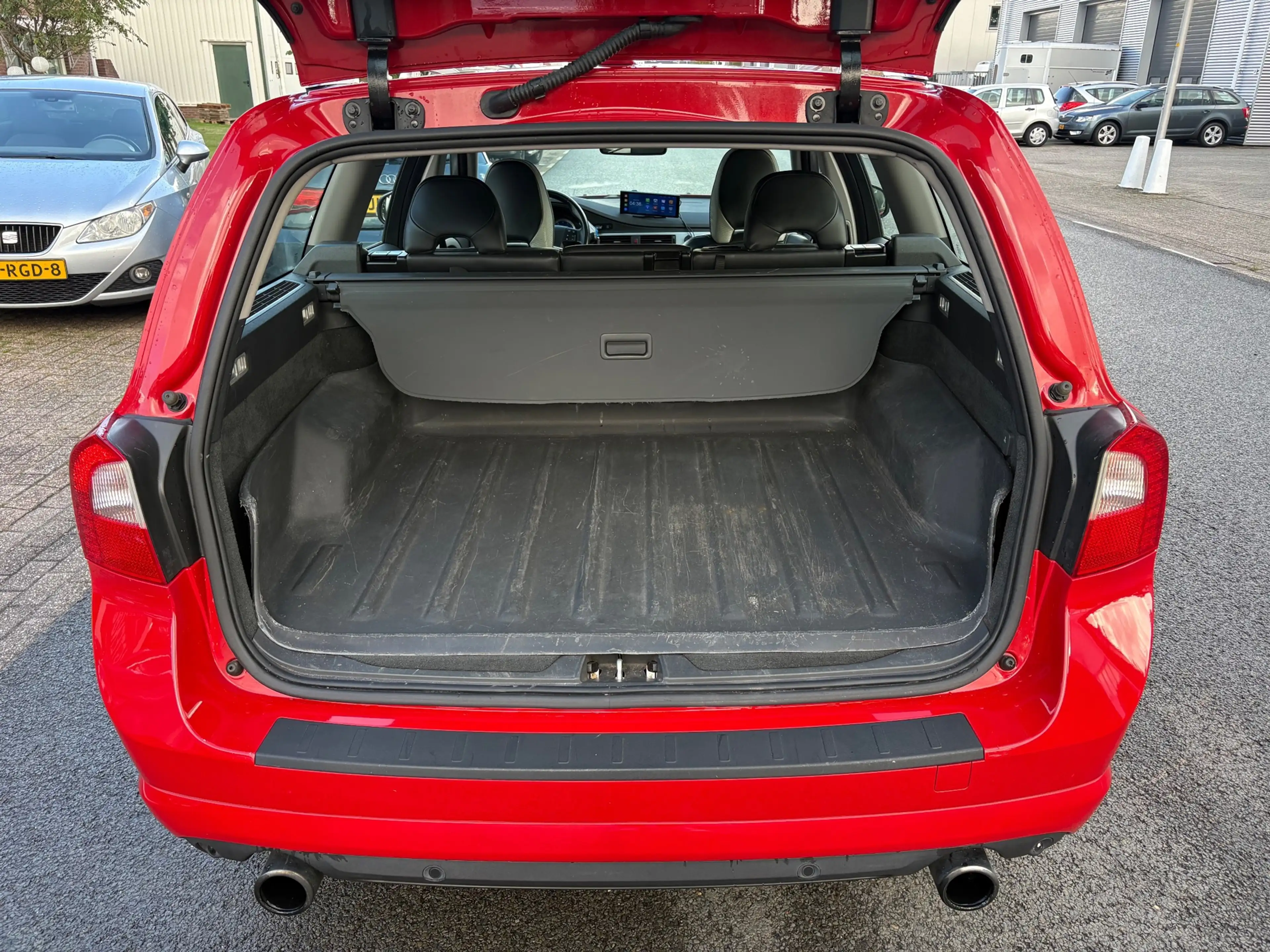 Volvo V70 2.5T RDesign CARPLAY/PDC/CAMERA/PANO/STOELVERW/NAP — photo 33