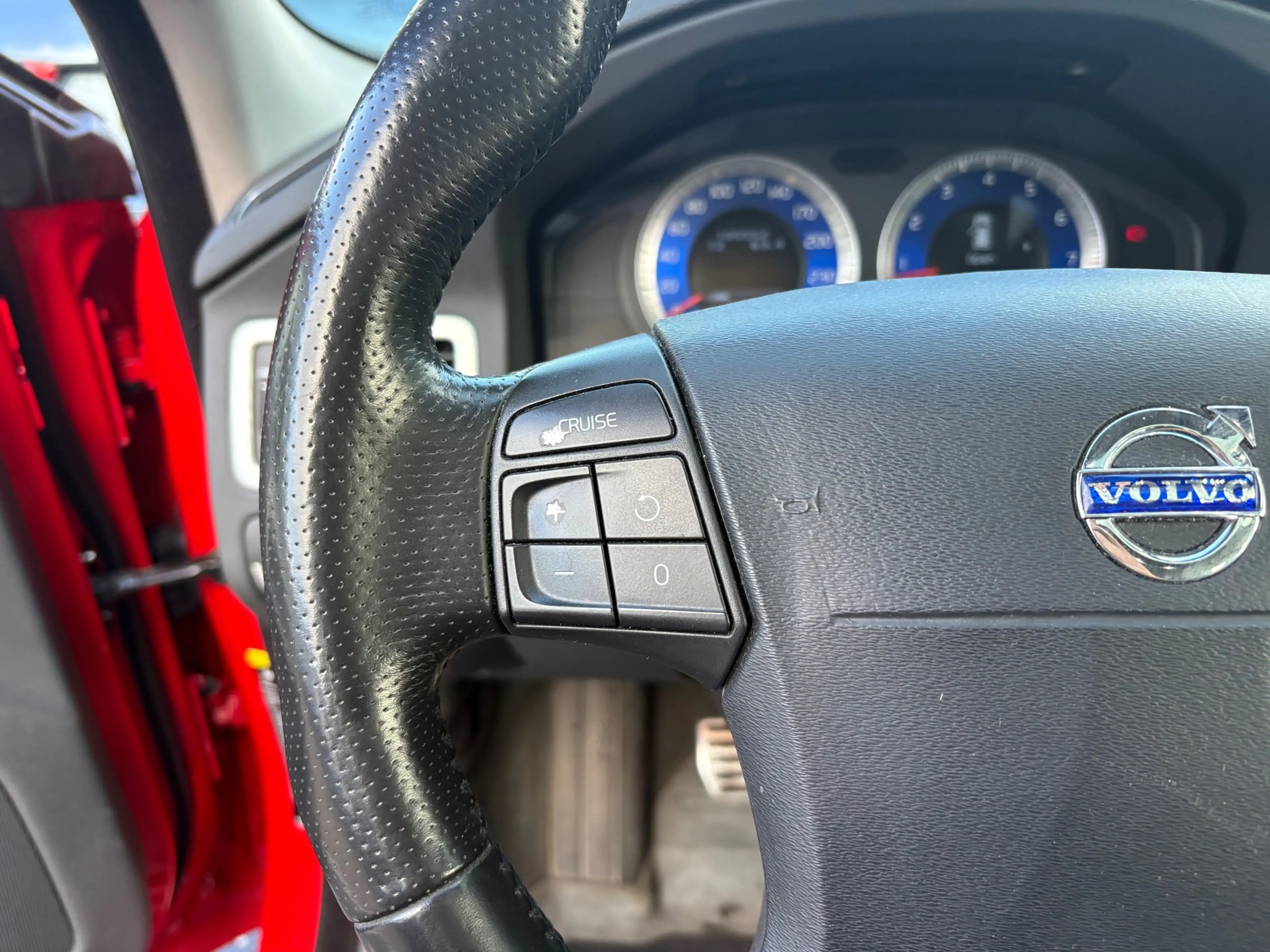 Volvo V70 2.5T RDesign CARPLAY/PDC/CAMERA/PANO/STOELVERW/NAP — photo 19