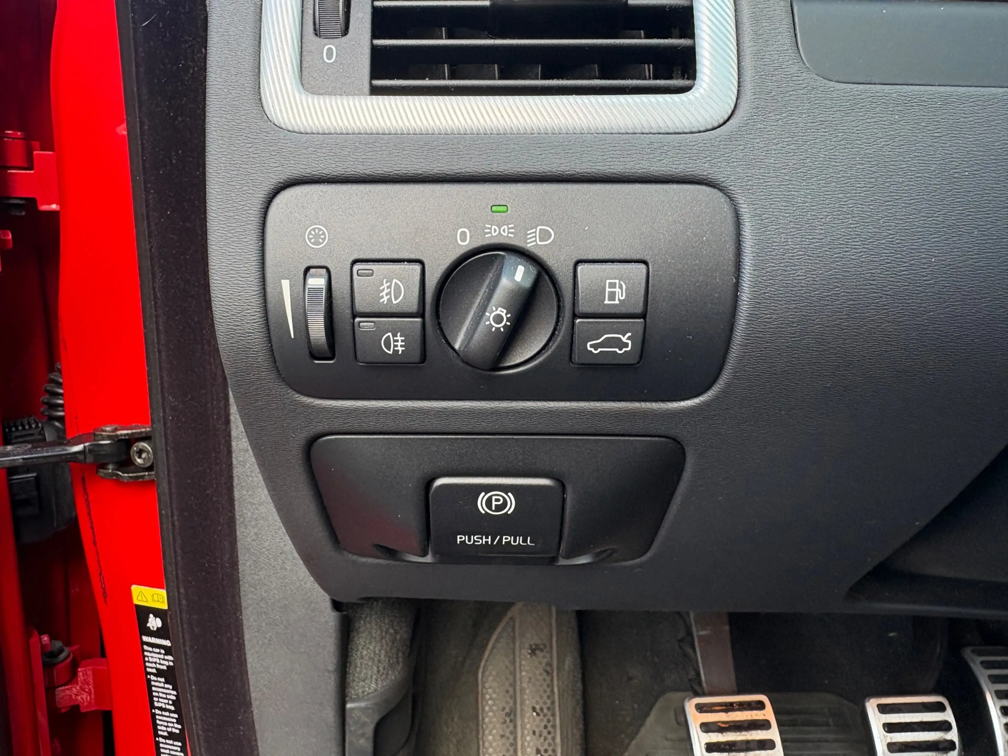 Volvo V70 2.5T RDesign CARPLAY/PDC/CAMERA/PANO/STOELVERW/NAP — photo 17