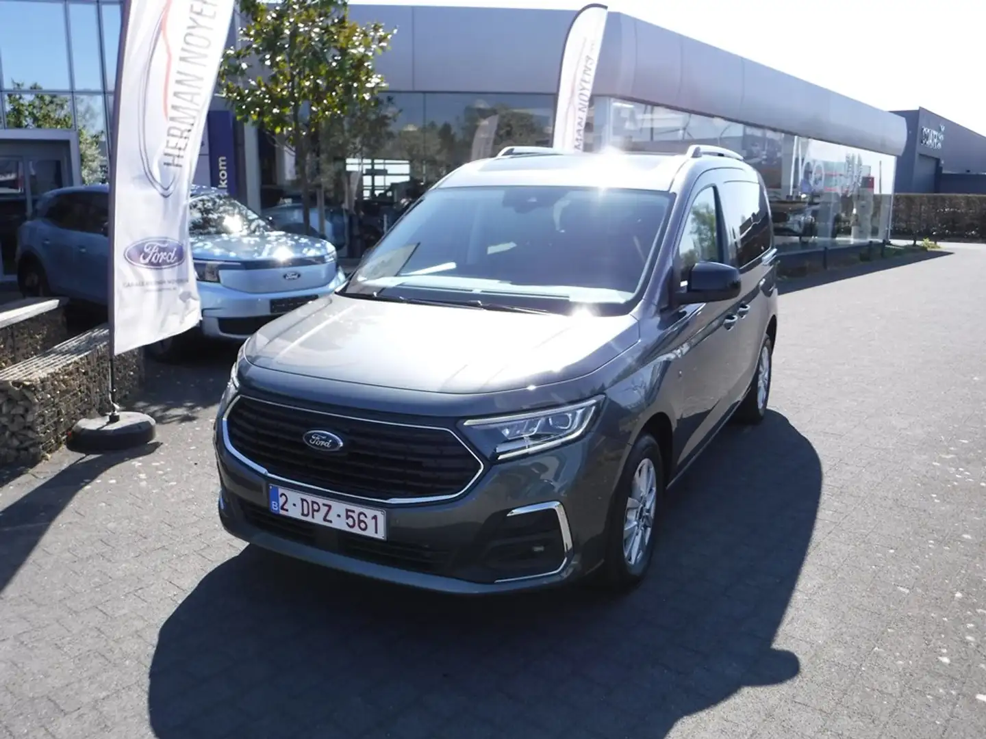Ford Tourneo Connect Titanium Grijs - 2