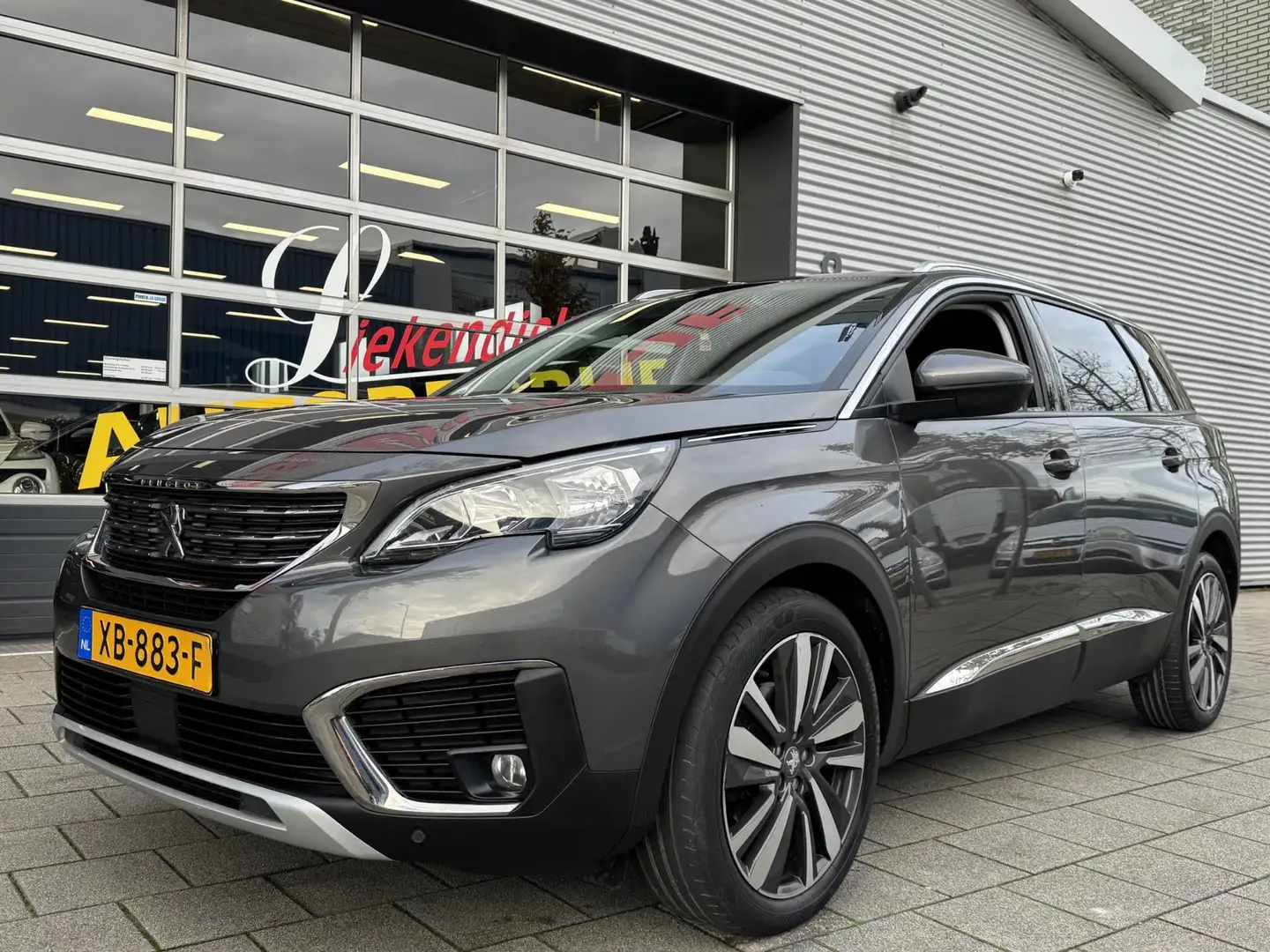 Peugeot 5008 1.2 PureTech Blue Lease Premium 7 Pers. uitvoering Grey - 1