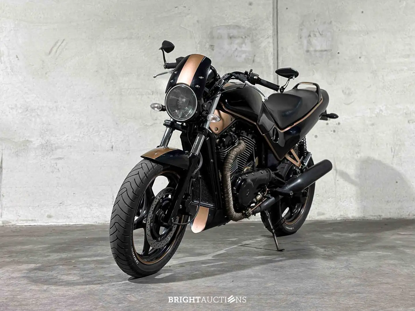 Suzuki VX800 Caferacer Zwart - 1