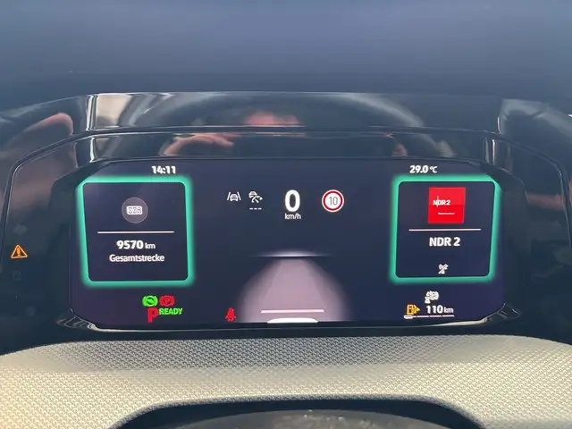 Volkswagen Golf view 13