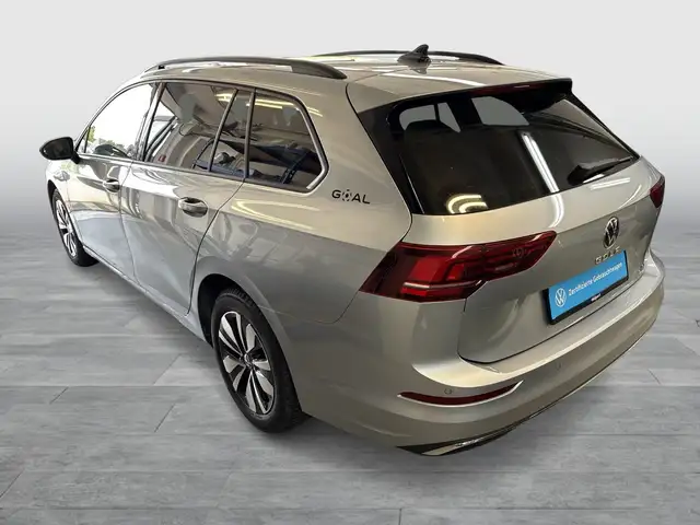 Volkswagen Golf view 4