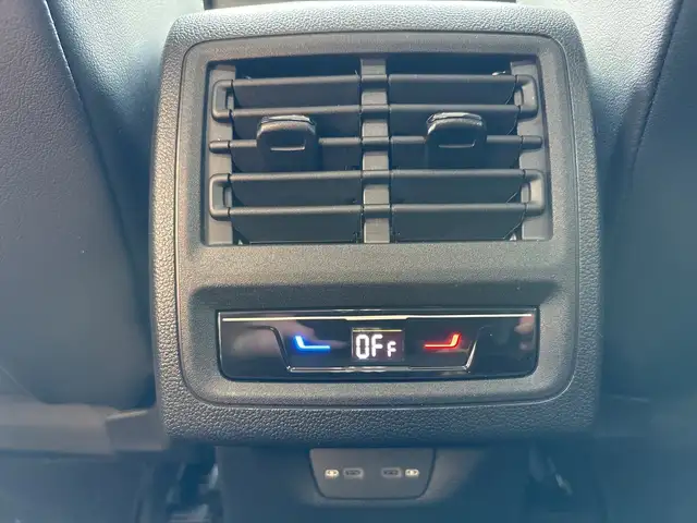 Volkswagen Golf view 12
