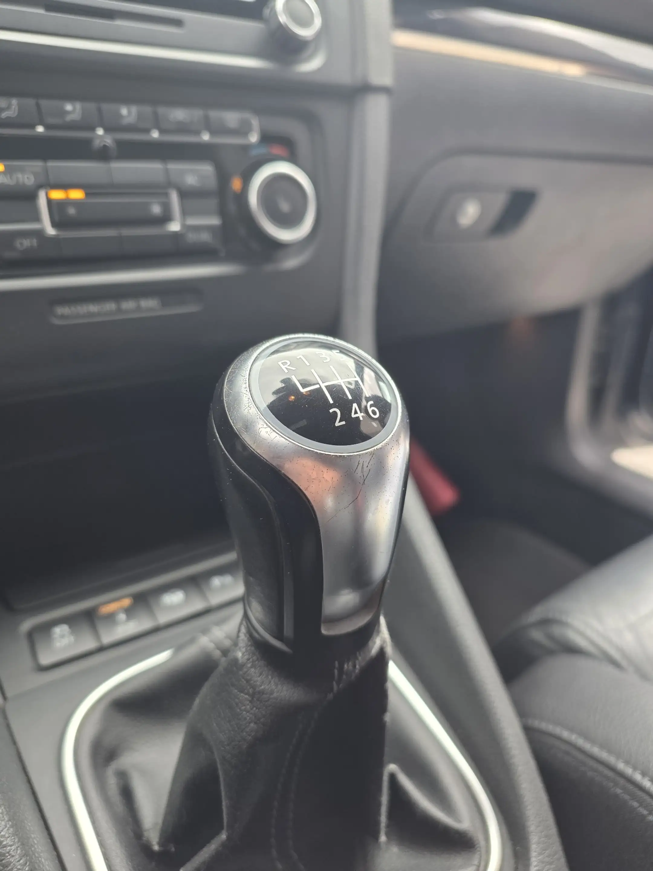 Volkswagen Golf GTD Golf 2.0 TDi DPF — photo 9