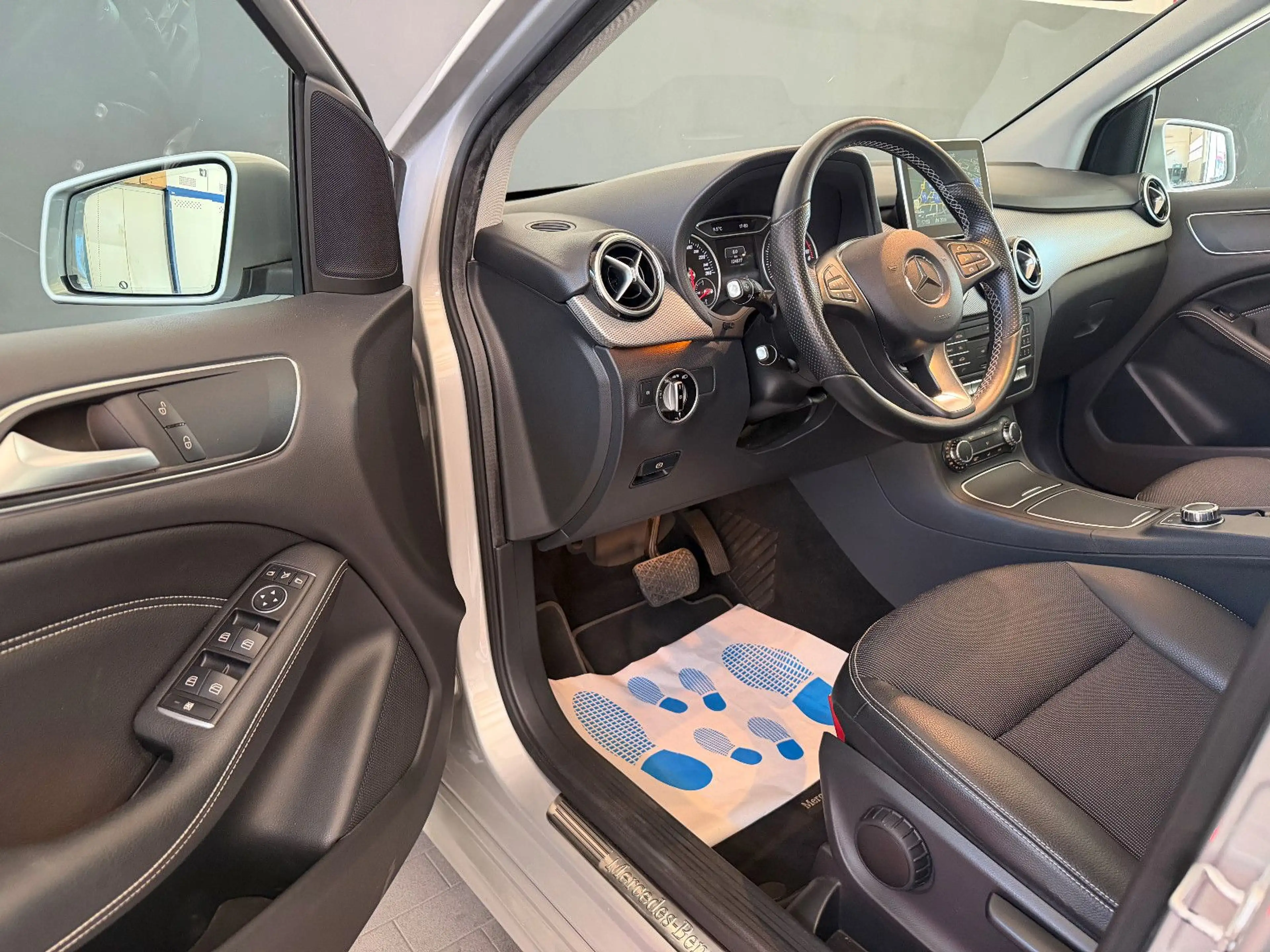Mercedes-Benz B 180 CDI/SHZ/NAVI/ 2.Hand/TÜV 01-2028 — photo 11