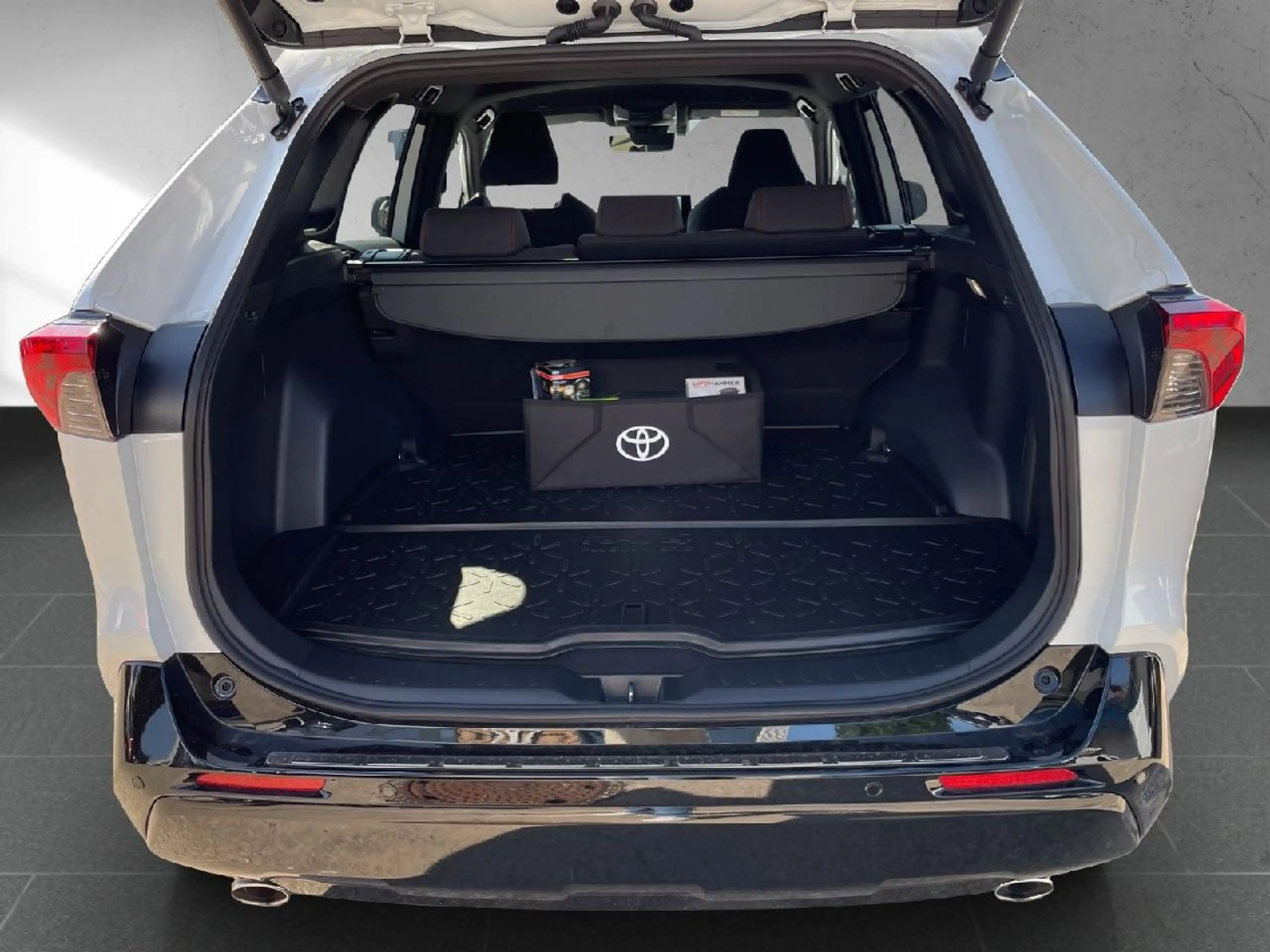 Toyota RAV 4 Plug-in Hybrid 4x4 Teamplayer — photo 12